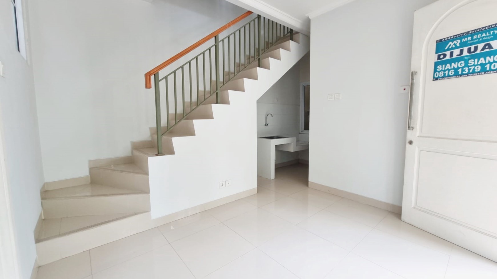 Dijual cepat rumah strategis di Montana Village Jl. Hardin Gading Serpong