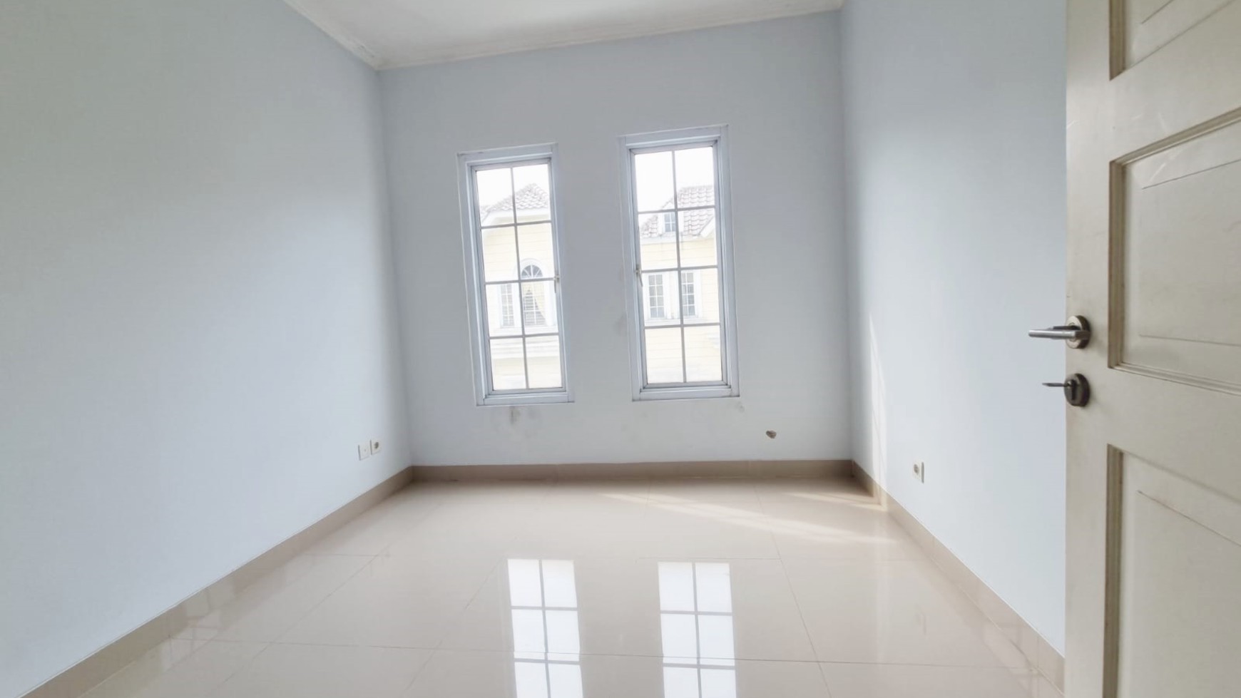 Dijual cepat rumah strategis di Montana Village Jl. Hardin Gading Serpong