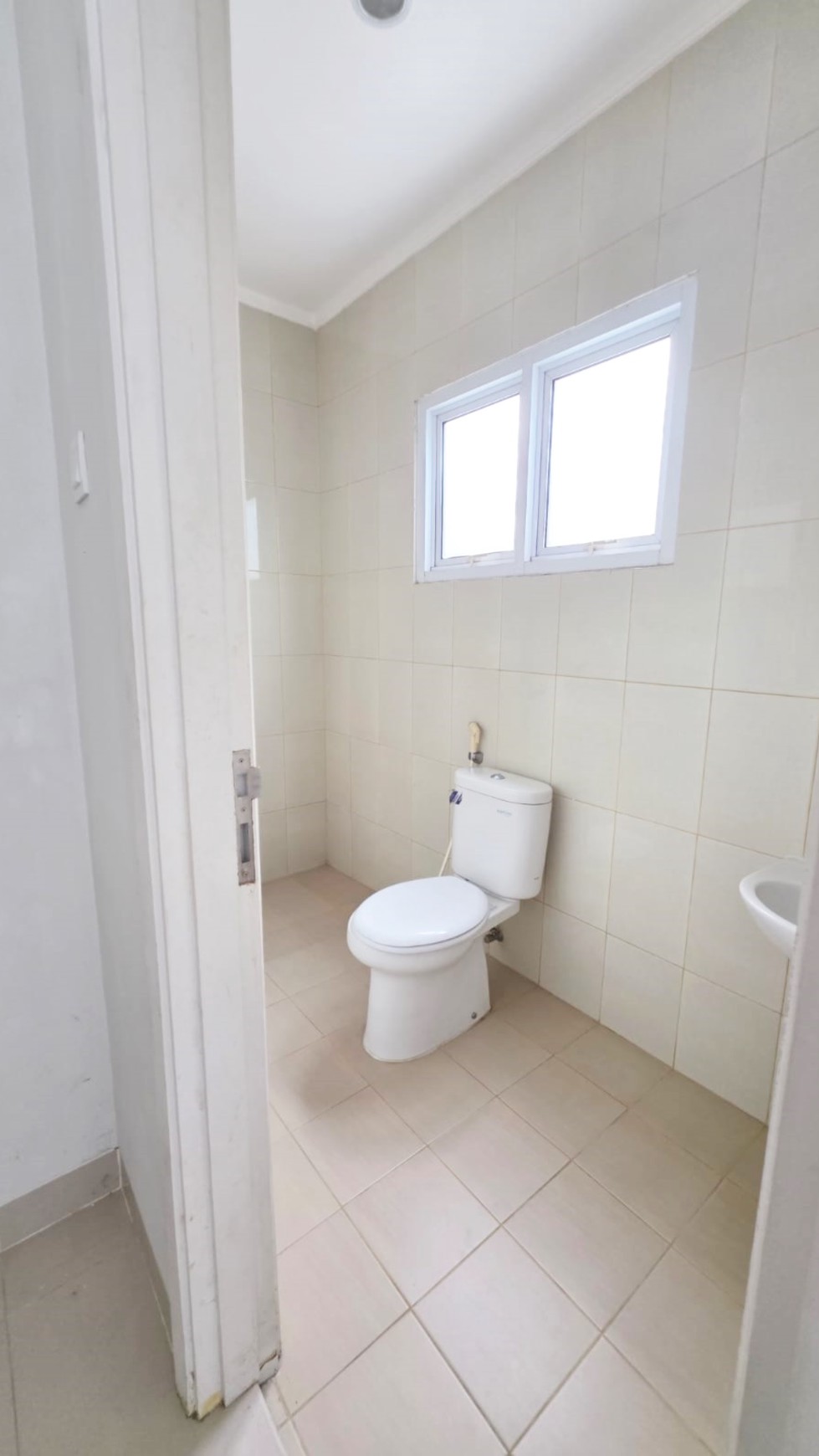 Dijual cepat rumah strategis di Montana Village Jl. Hardin Gading Serpong