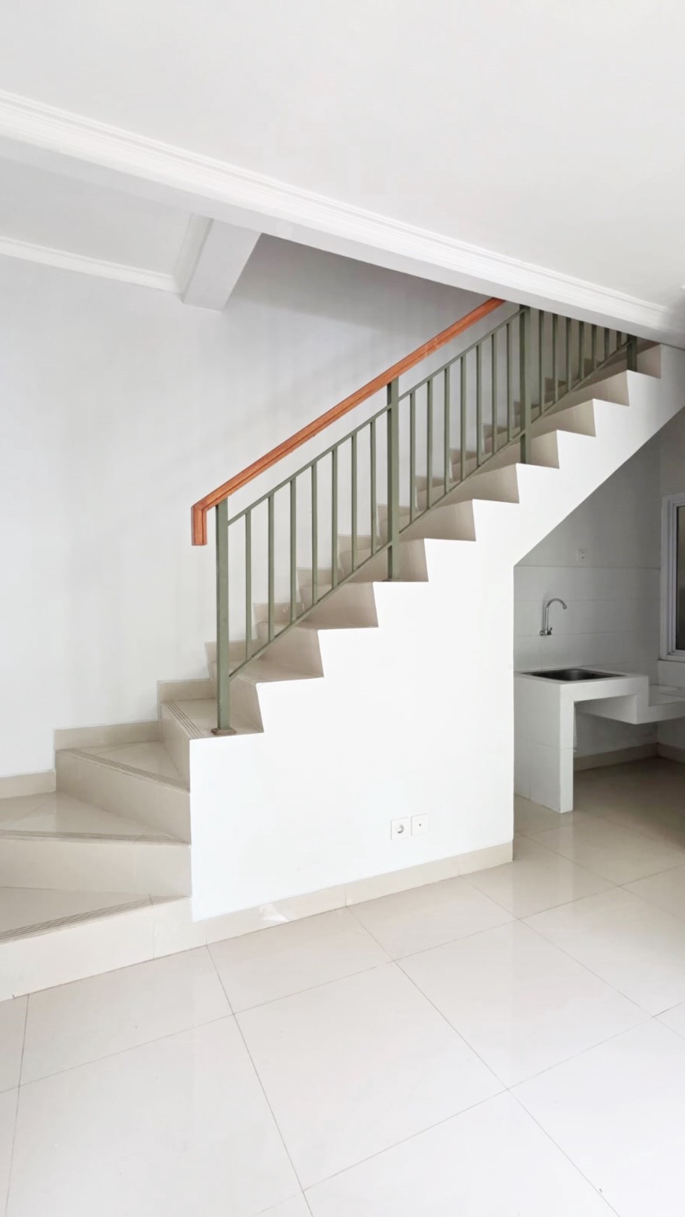 Dijual cepat rumah strategis di Montana Village Jl. Hardin Gading Serpong