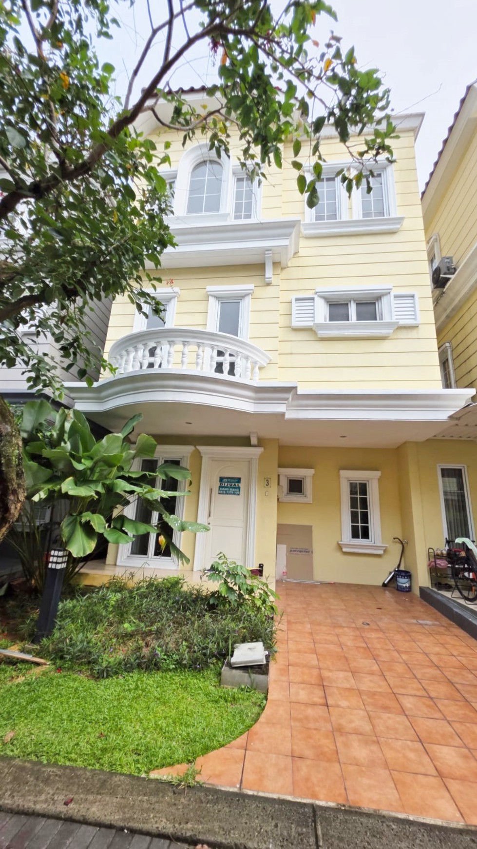 Dijual cepat rumah strategis di Montana Village Jl. Hardin Gading Serpong