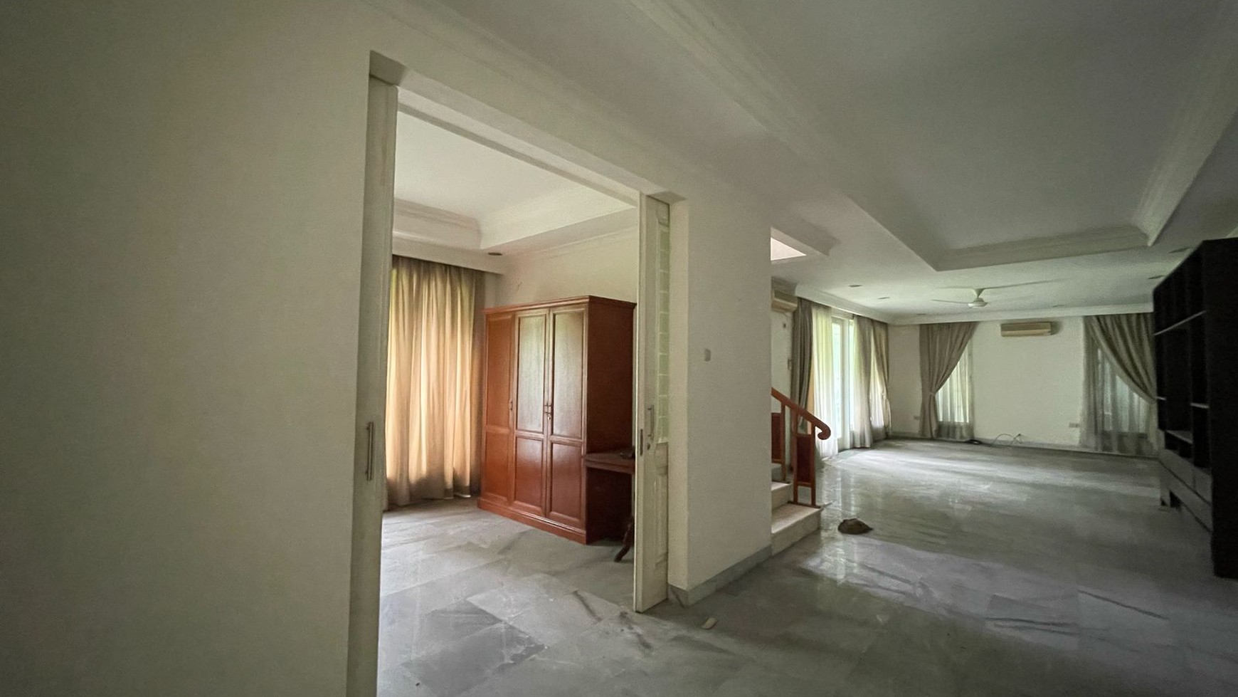 Dijual Cepat Rumah di Executive Paradise Townhouse - P Antasari
