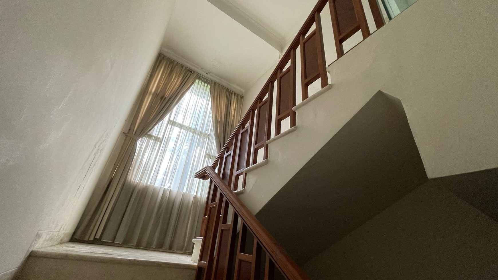 Dijual Cepat Rumah di Executive Paradise Townhouse - P Antasari