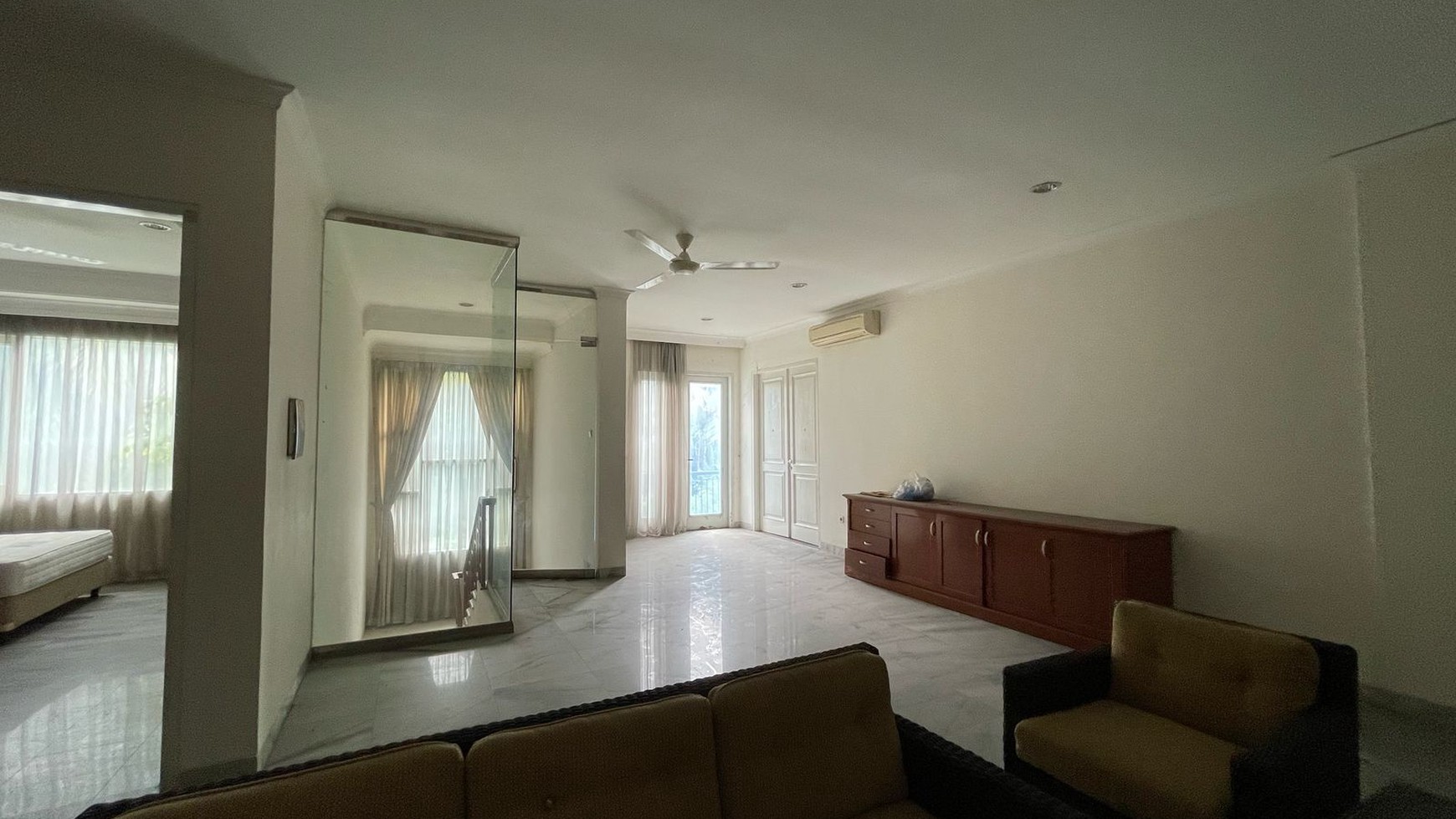 Dijual Cepat Rumah di Executive Paradise Townhouse - P Antasari
