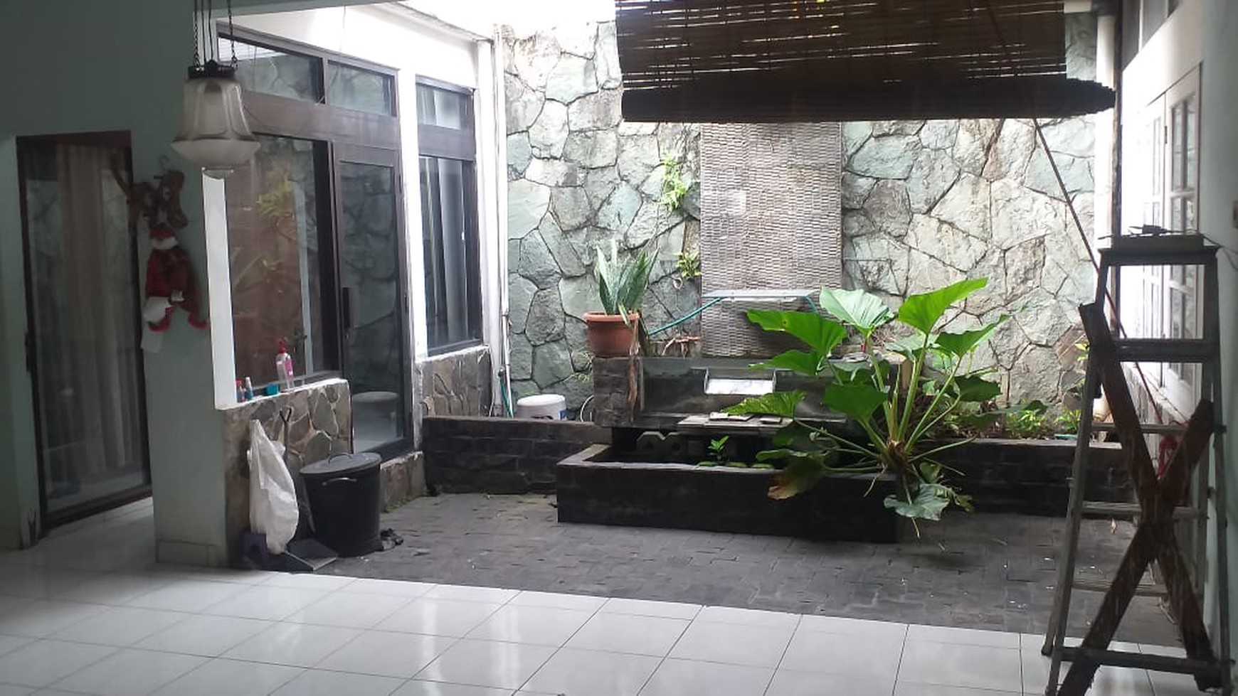 Di Jual Rumah 1lantai... di Kemang Asri, Nyaman, Tenang, Luas dan Bebas Banjir