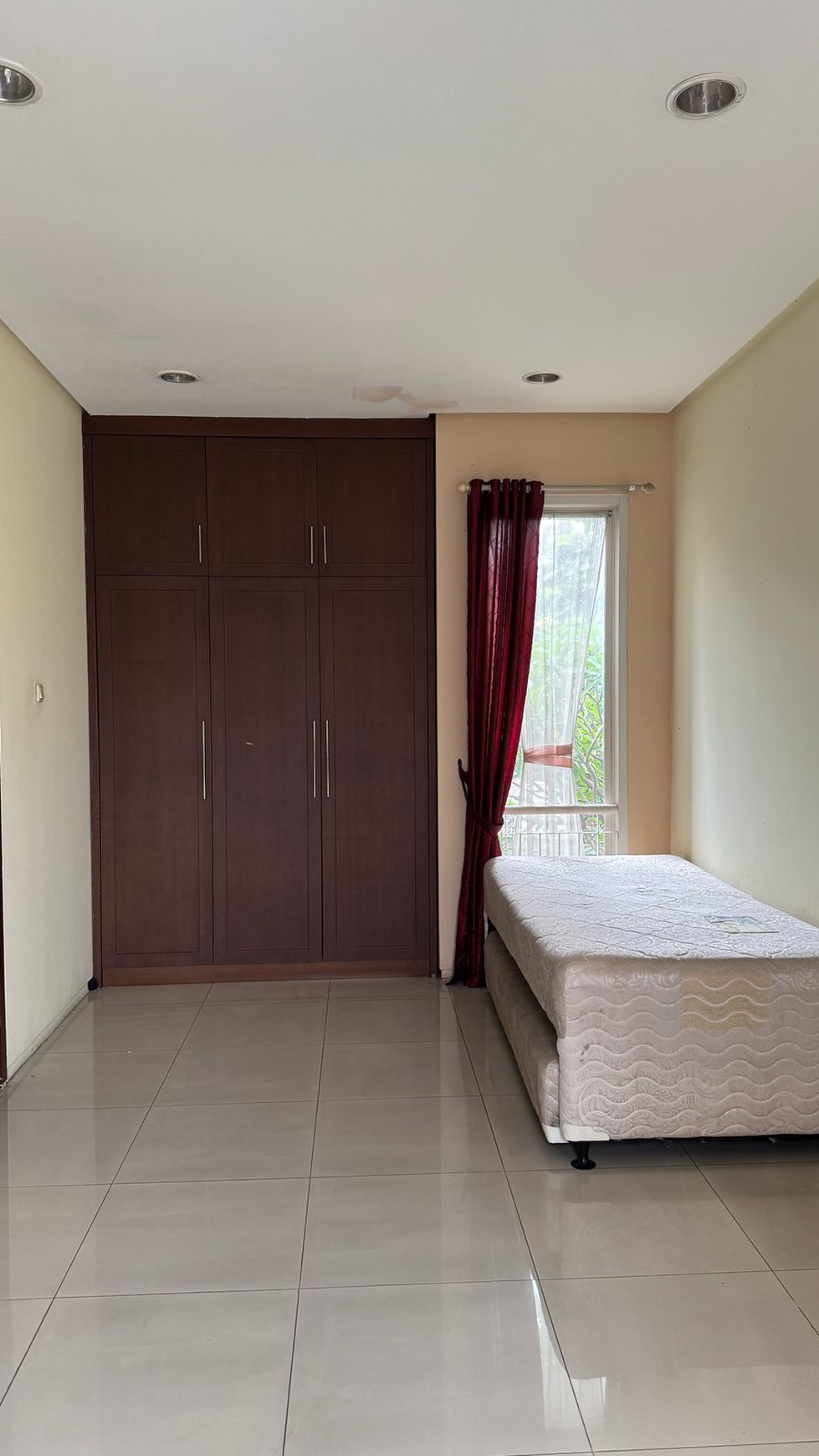 Di Sewa Rumah Cantik 2 Lantai dengan Desain Mewah dan Strategis @Jakarta Selatan
