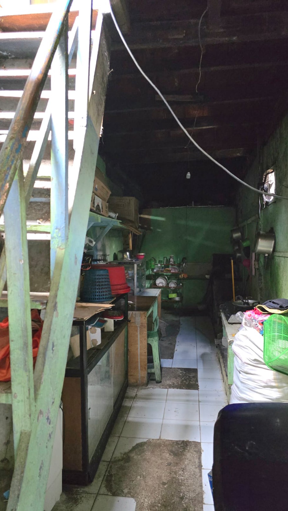 Rumah Hitung Tanah di Pinggir Jalan Kebagusan Raya, Jakarta Selatan