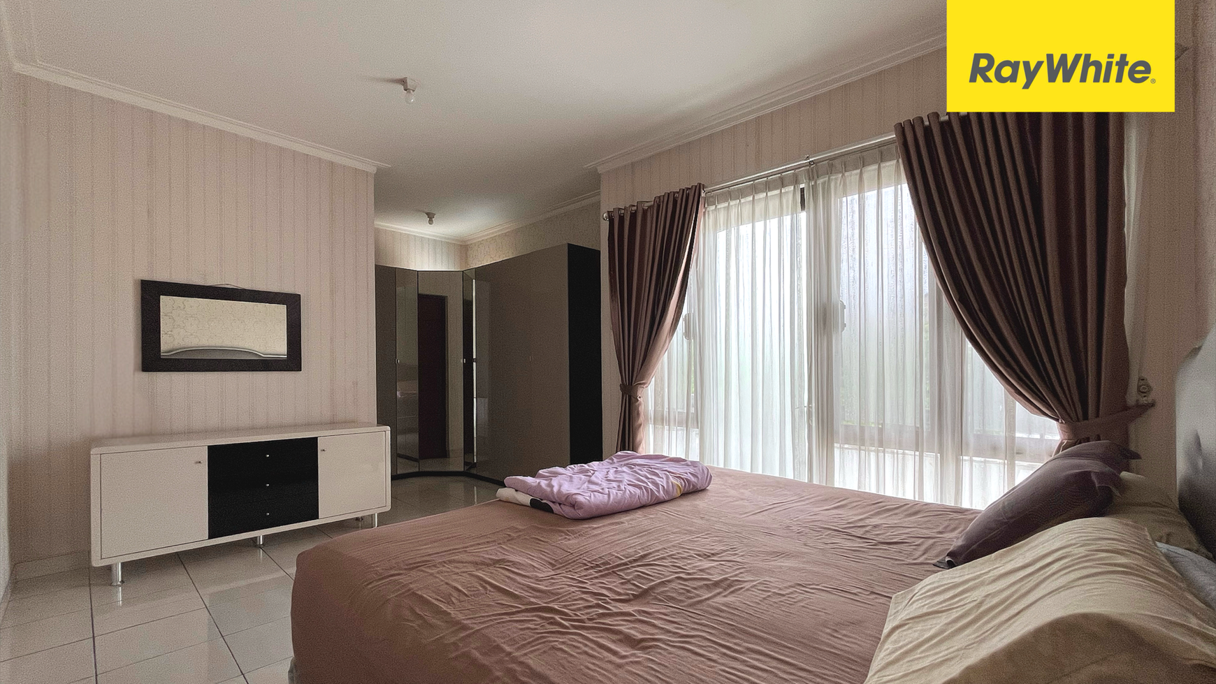 Rumah Furnished di Cluster Premium Kota Wisata, Cibubur