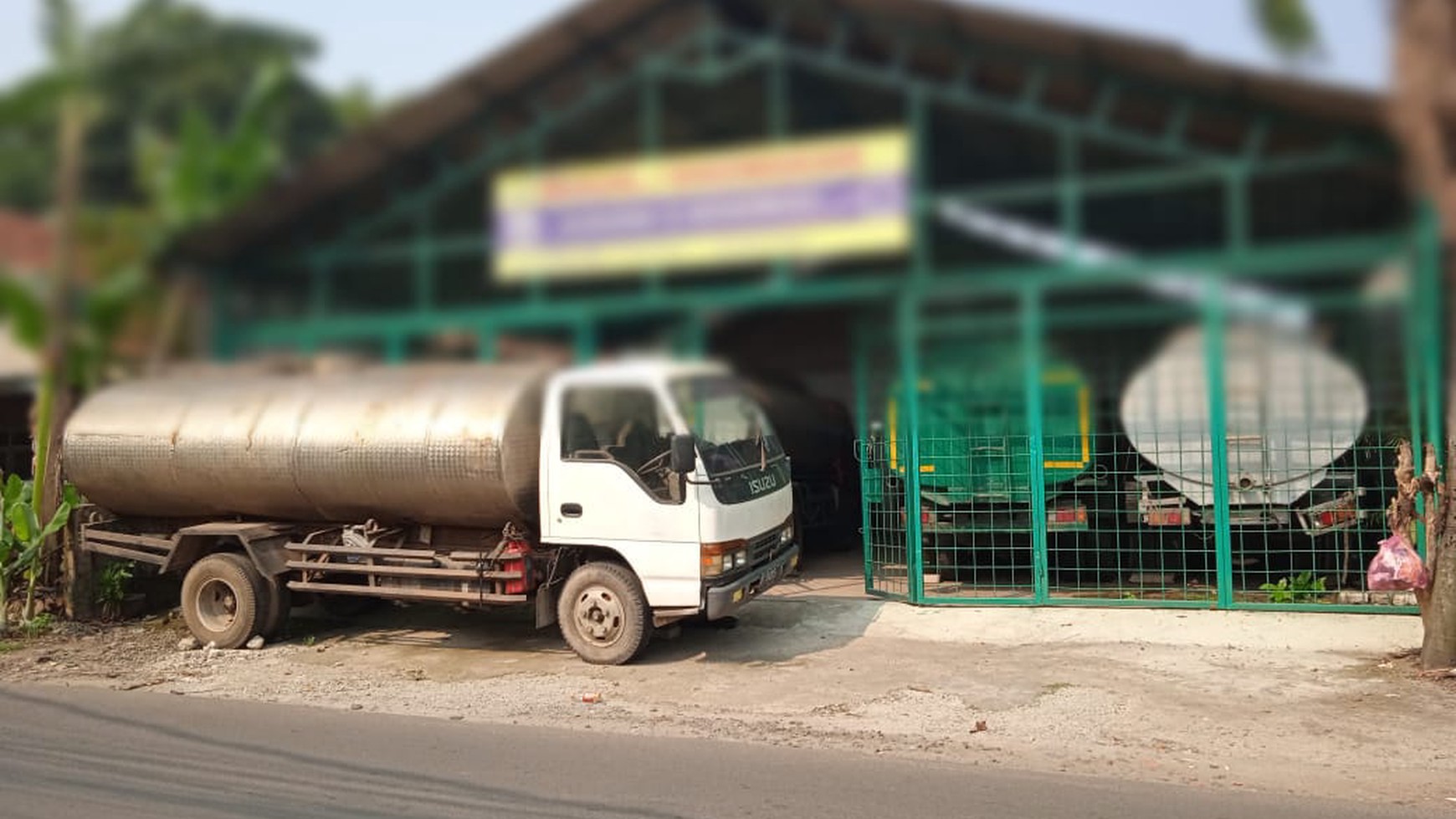 Ruang Usaha Pinggir Jalan Raya dekat dengan Binus BSD