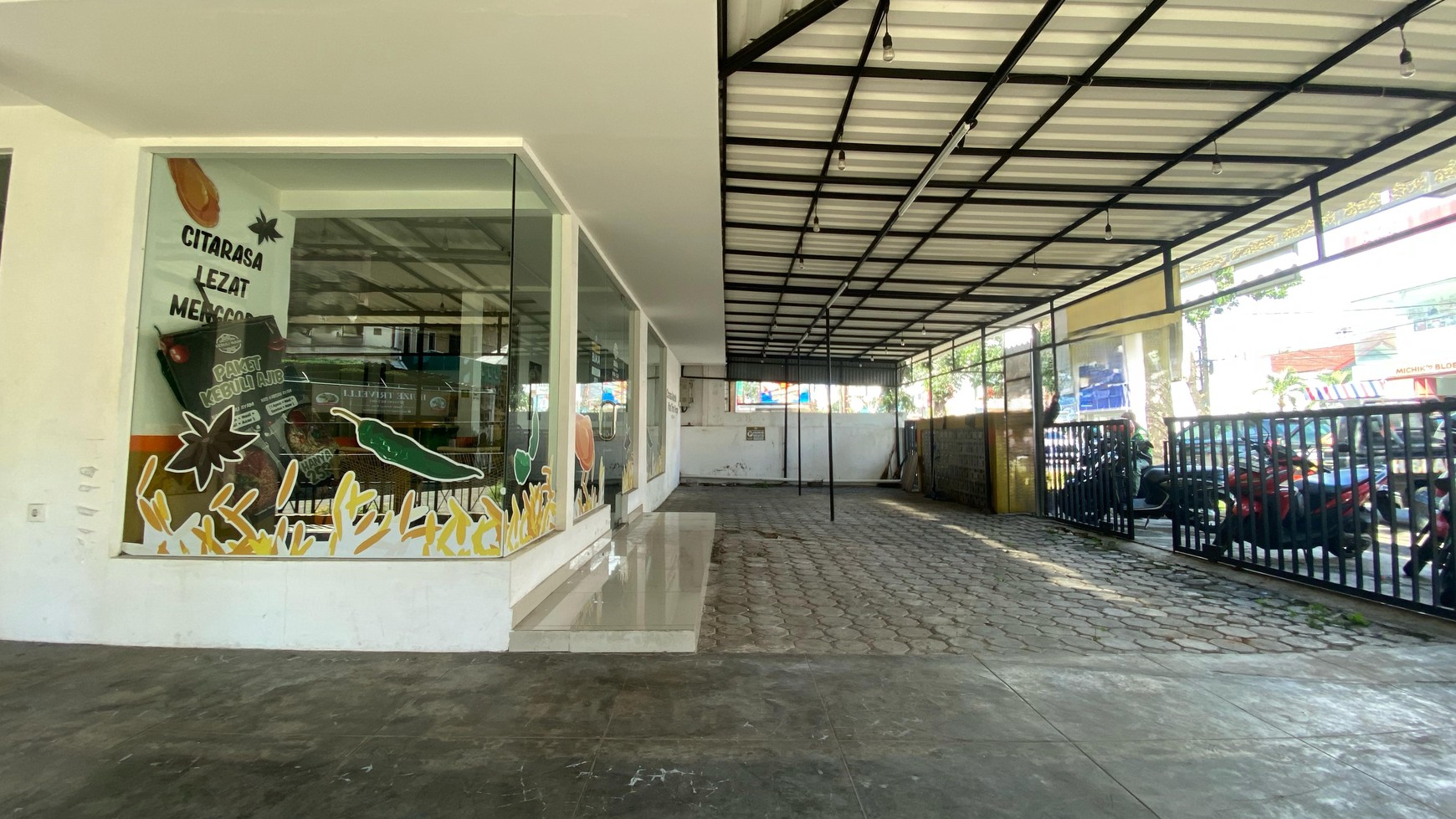 Disewa Rumah Pinggir Jalan Strategis di Bintaro Sektor 5  Cocok untuk Usaha