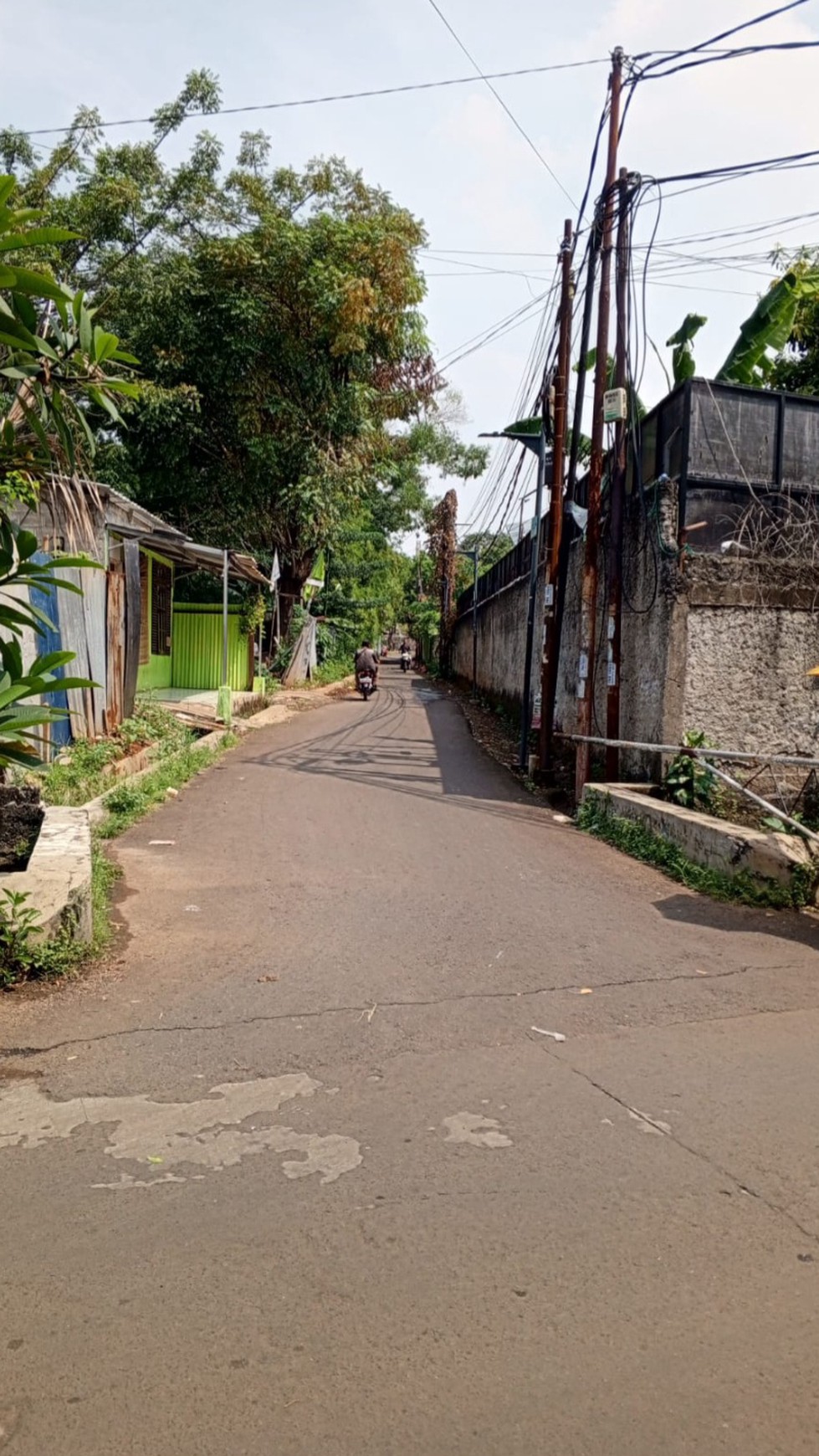 2 Tanah Kavling murah juma 5,5jt/m hadap jl. Swadaya Pondok Aren Tangsel.