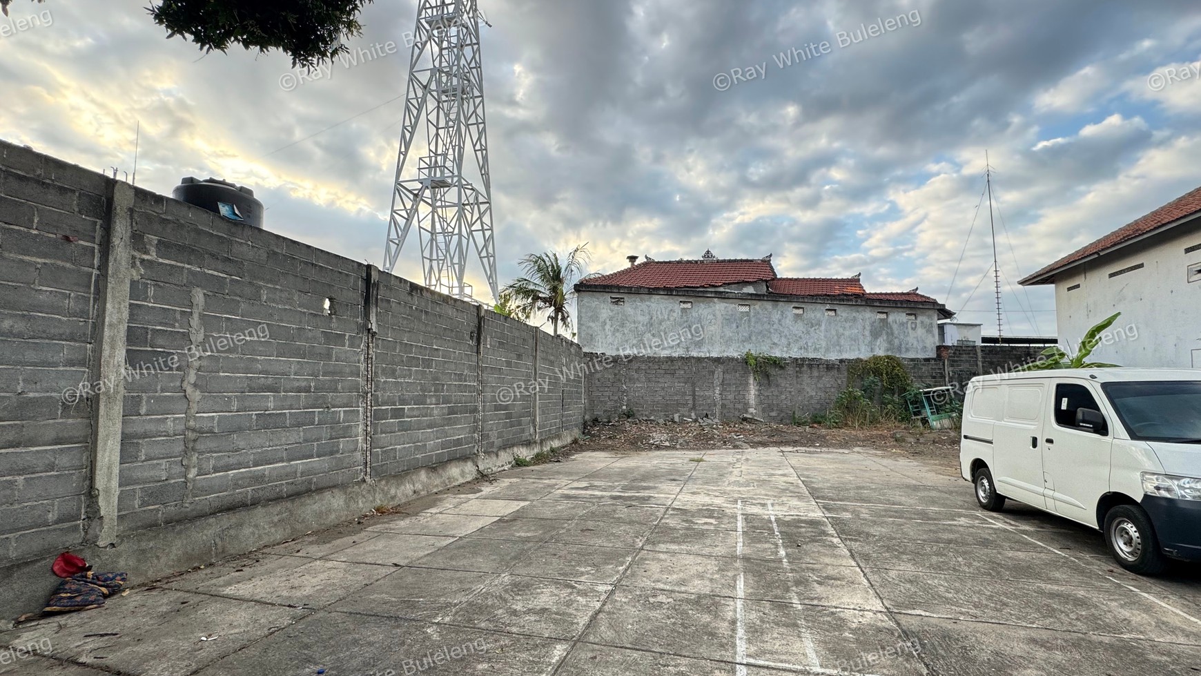 PRIME LAND IN SINGARAJA - JUST 68 METERS FROM THE BEACH!