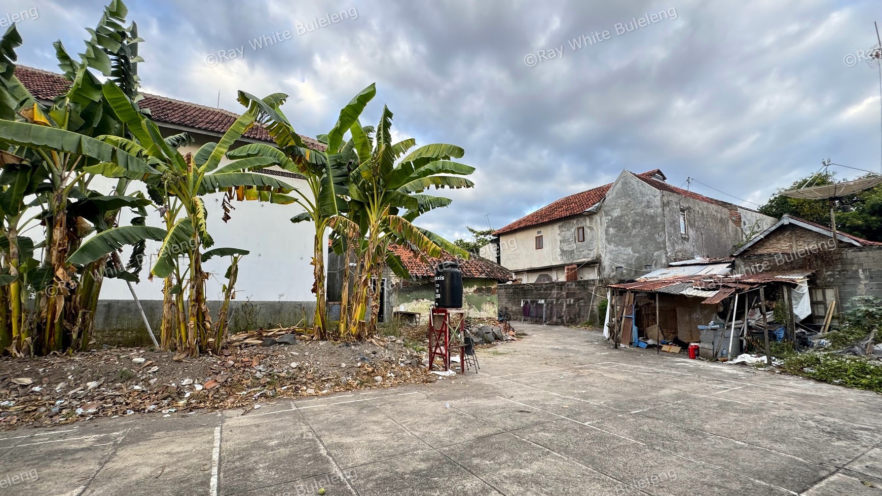 PRIME LAND IN SINGARAJA - JUST 68 METERS FROM THE BEACH!