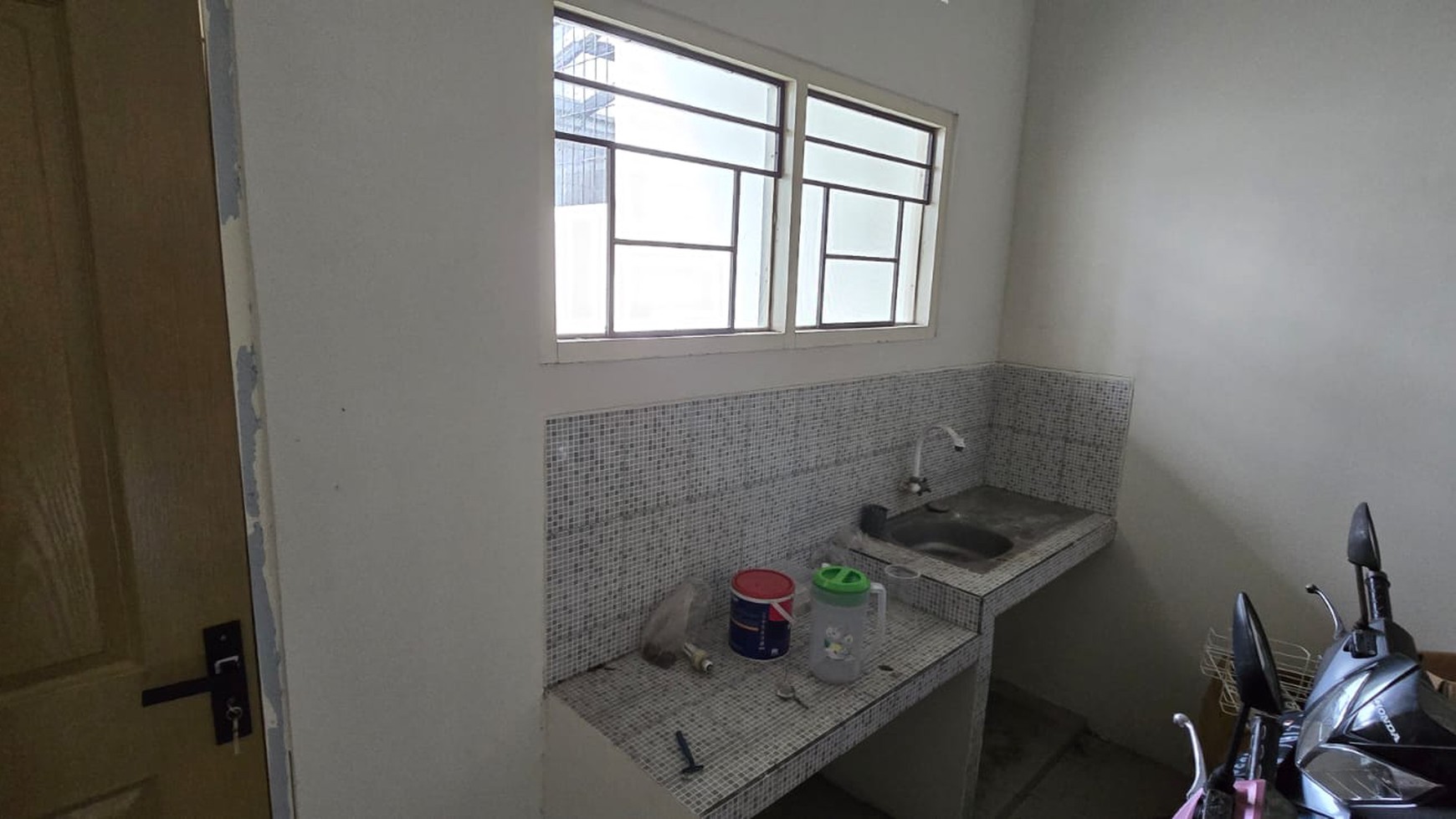 Rumah Murah di Medokan Ayu, 2 Lantai Siap Huni