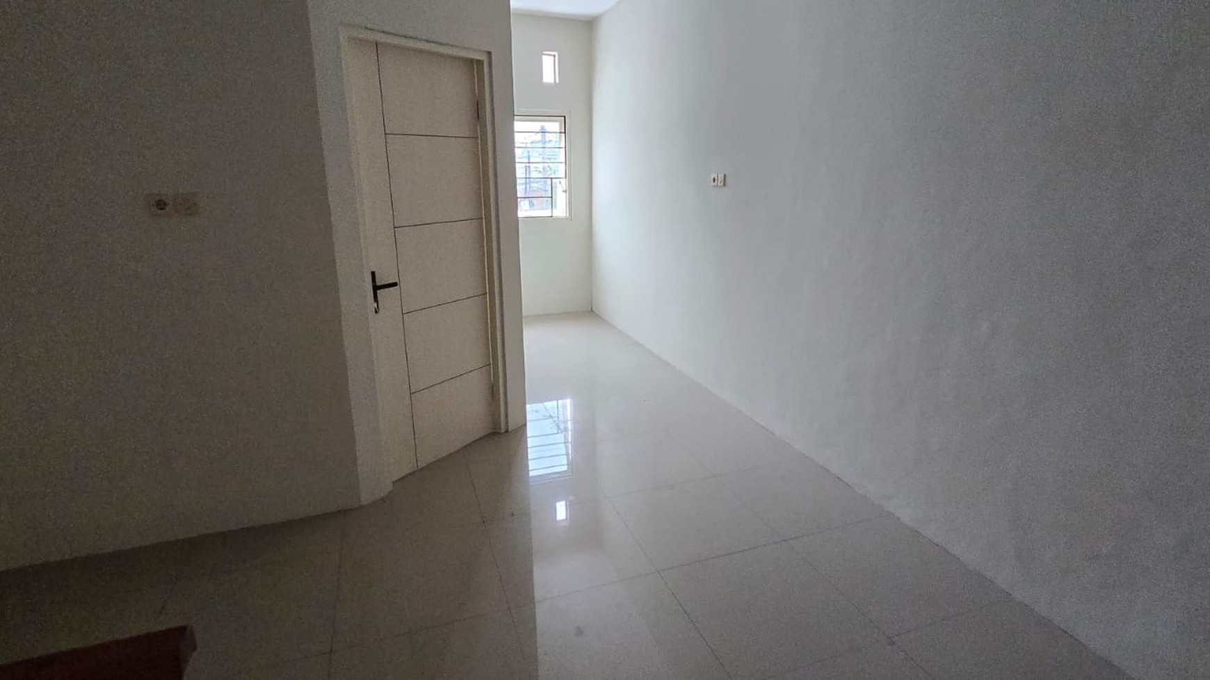 Rumah Murah di Medokan Ayu, 2 Lantai Siap Huni 