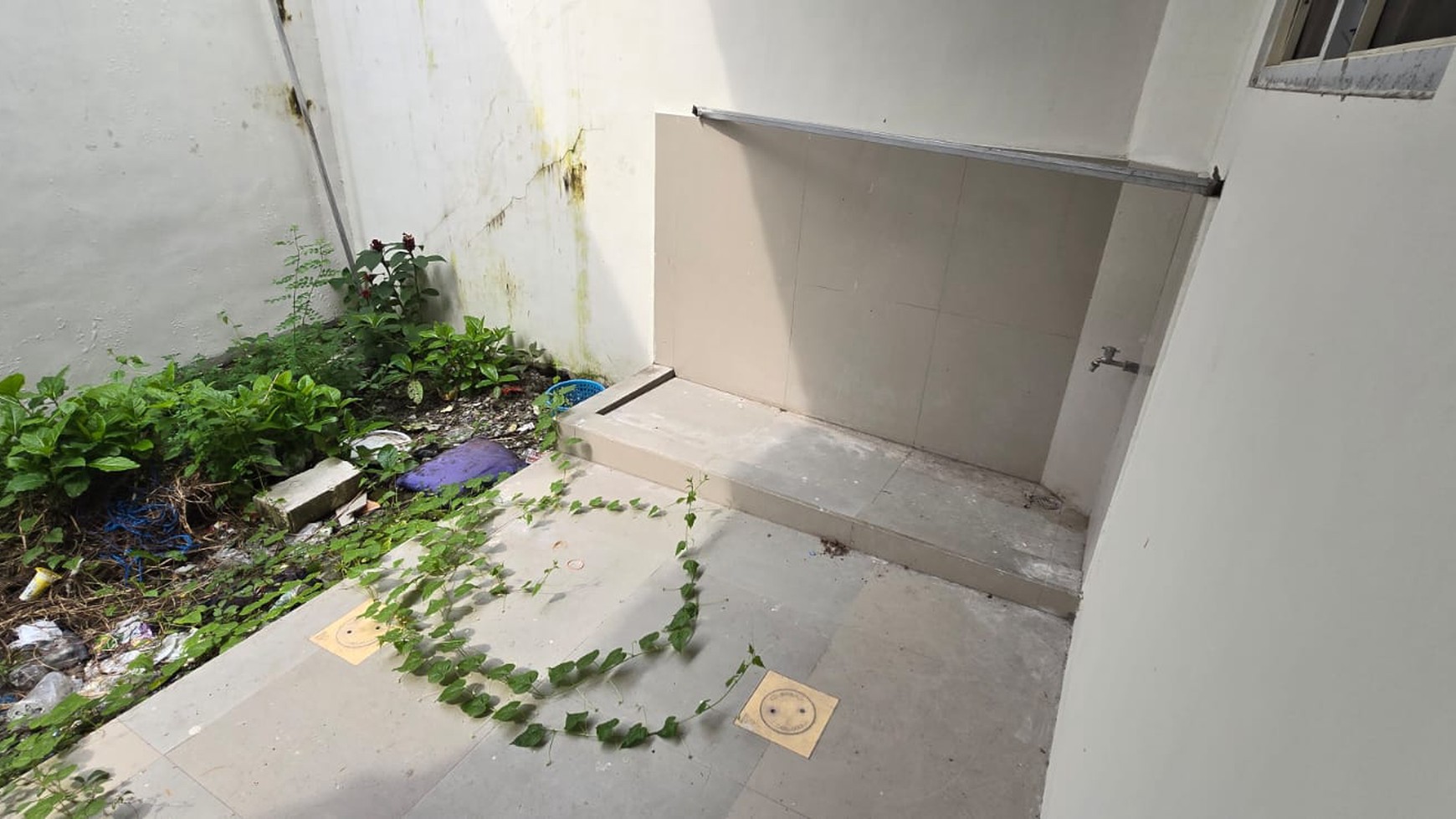 Rumah Murah di Medokan Ayu, 2 Lantai Siap Huni 