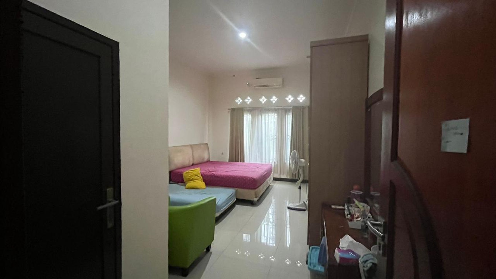 Rumah dengan 3 Lantai Nyaman Serta Lokasi Strategis di @Pondok Aren.