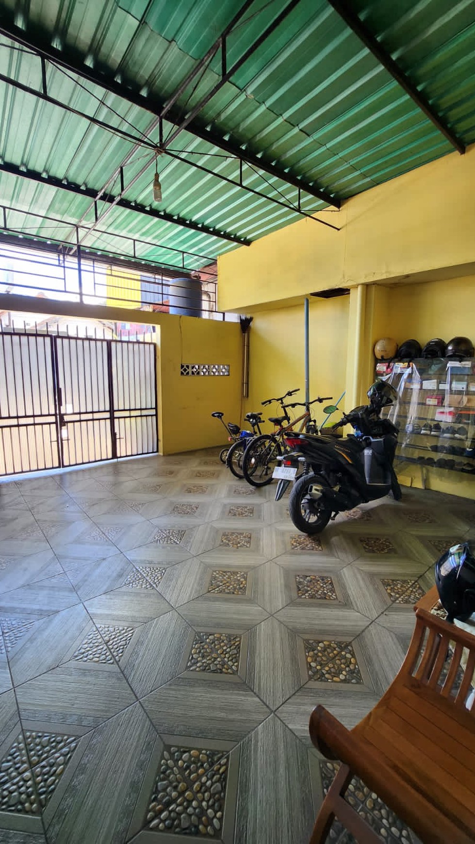 Dijual Rumah bonus Ruang Usaha Dekat UMY