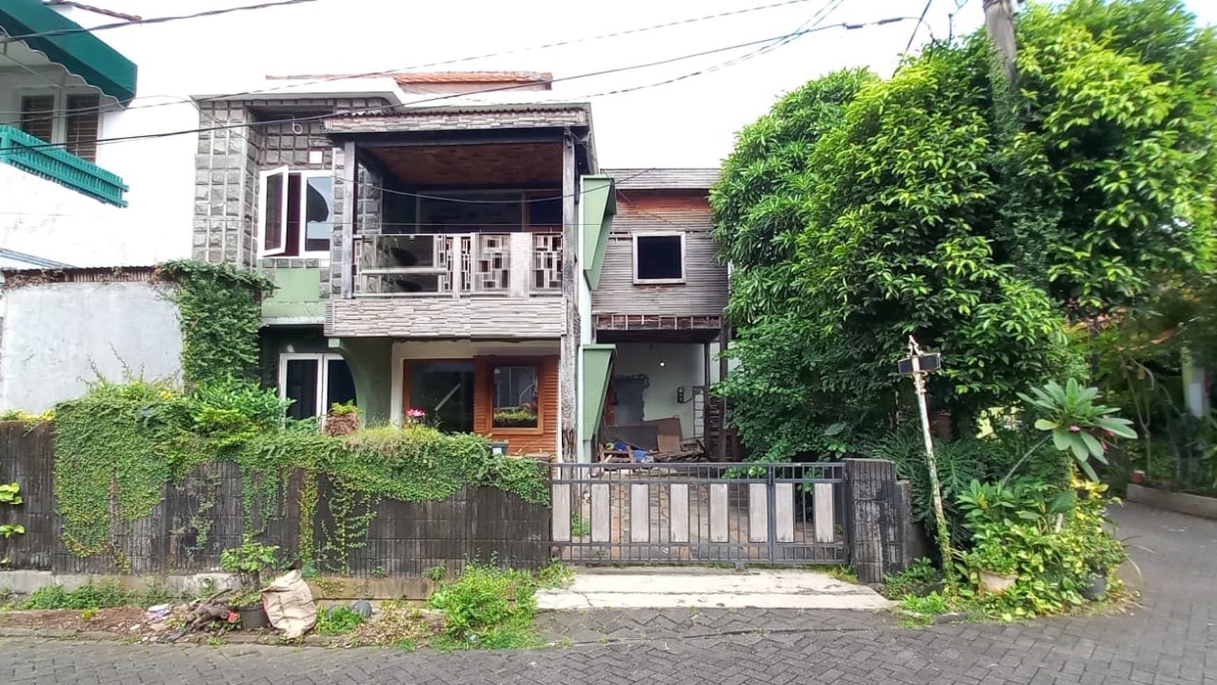 Rumah bangunan kokoh, Lokasi strategis di Bintaro