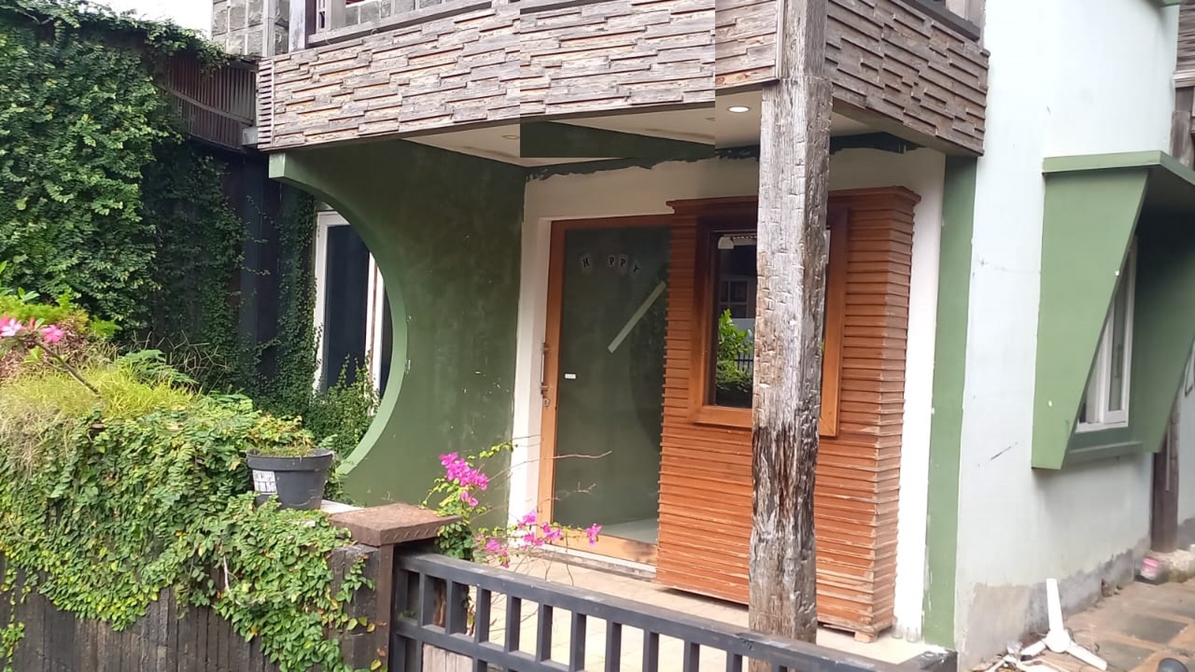 Rumah bangunan kokoh, Lokasi strategis di Bintaro