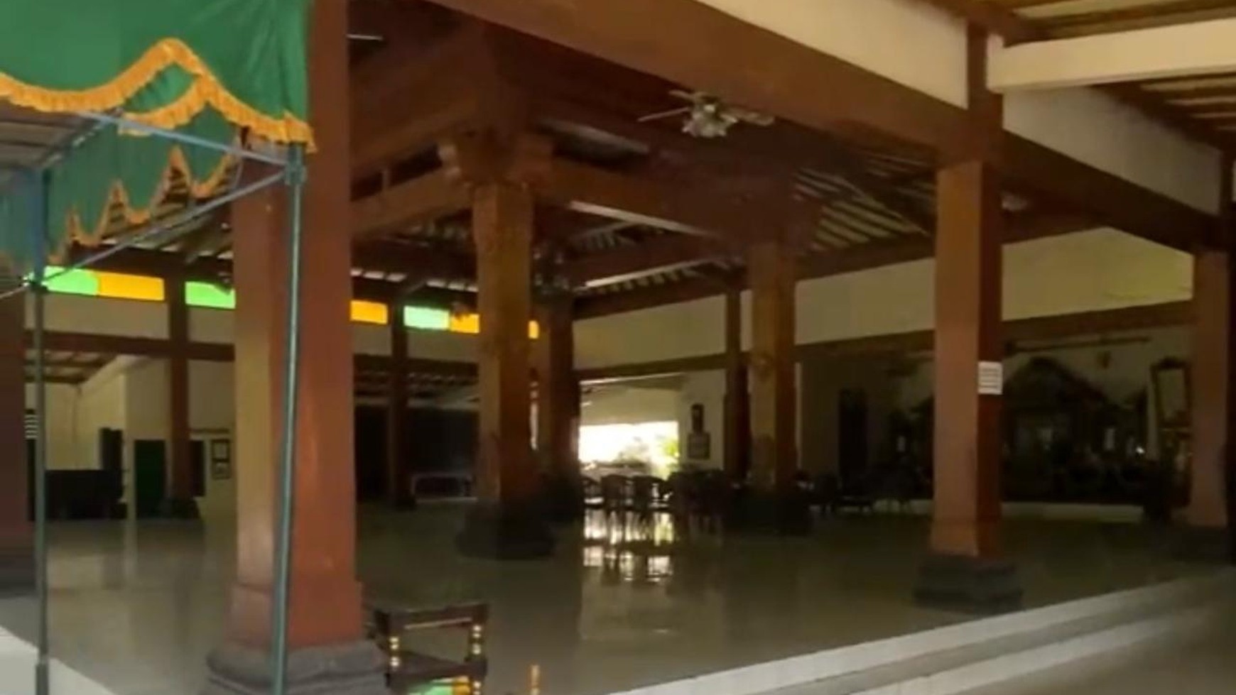 Rumah Luas Cocok dijadikan Gedung Pertemuan, Cluster, Ruang Usaha di Jogja (Kota)