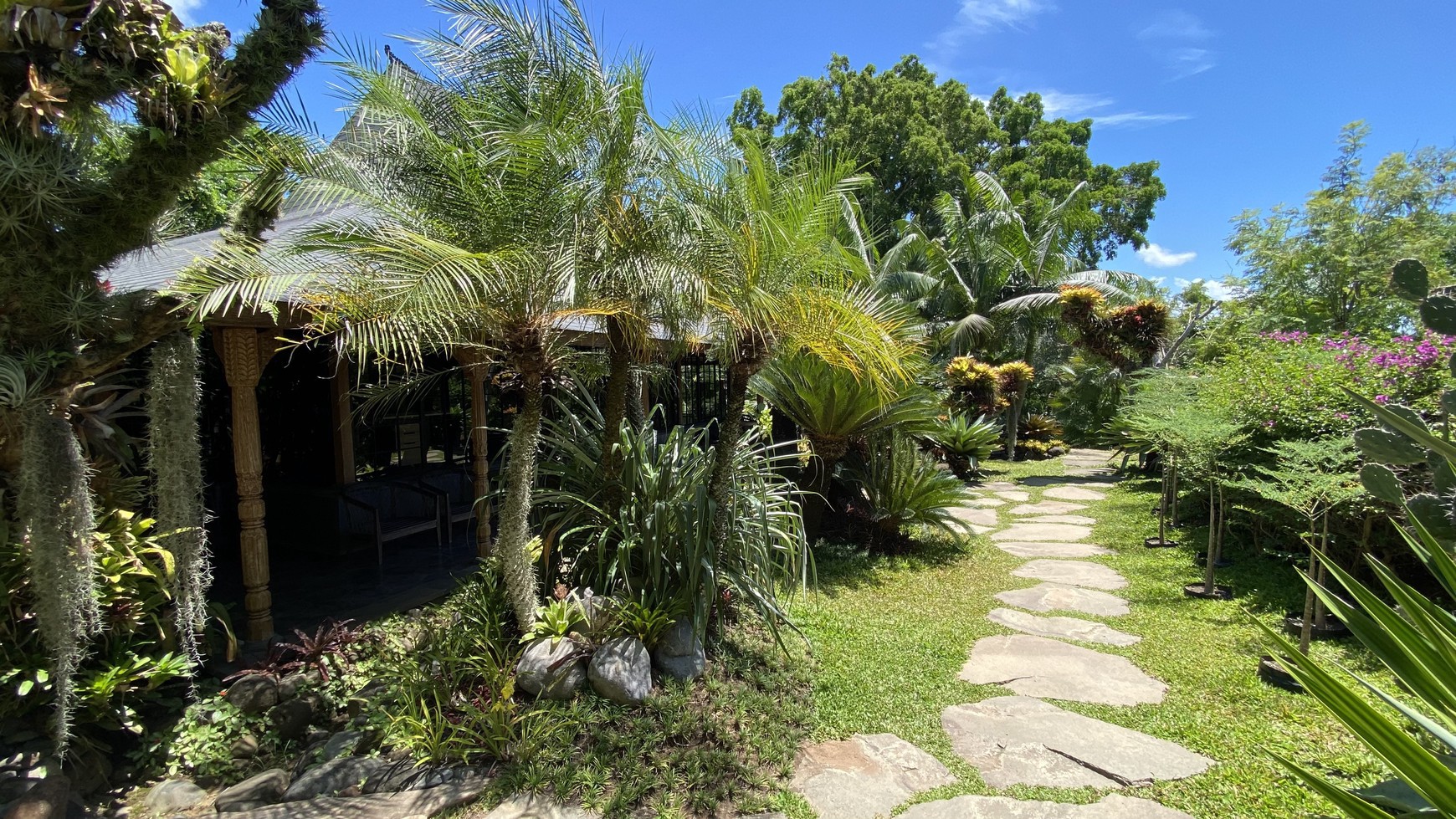 Leasehold - Exquisite Teak Joglo Office with Premium Finishes & Scenic Landscape