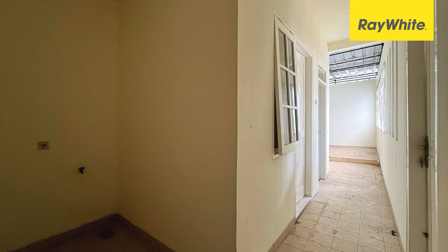 Rumah Halaman Luas di Kota Wisata, Cibubur