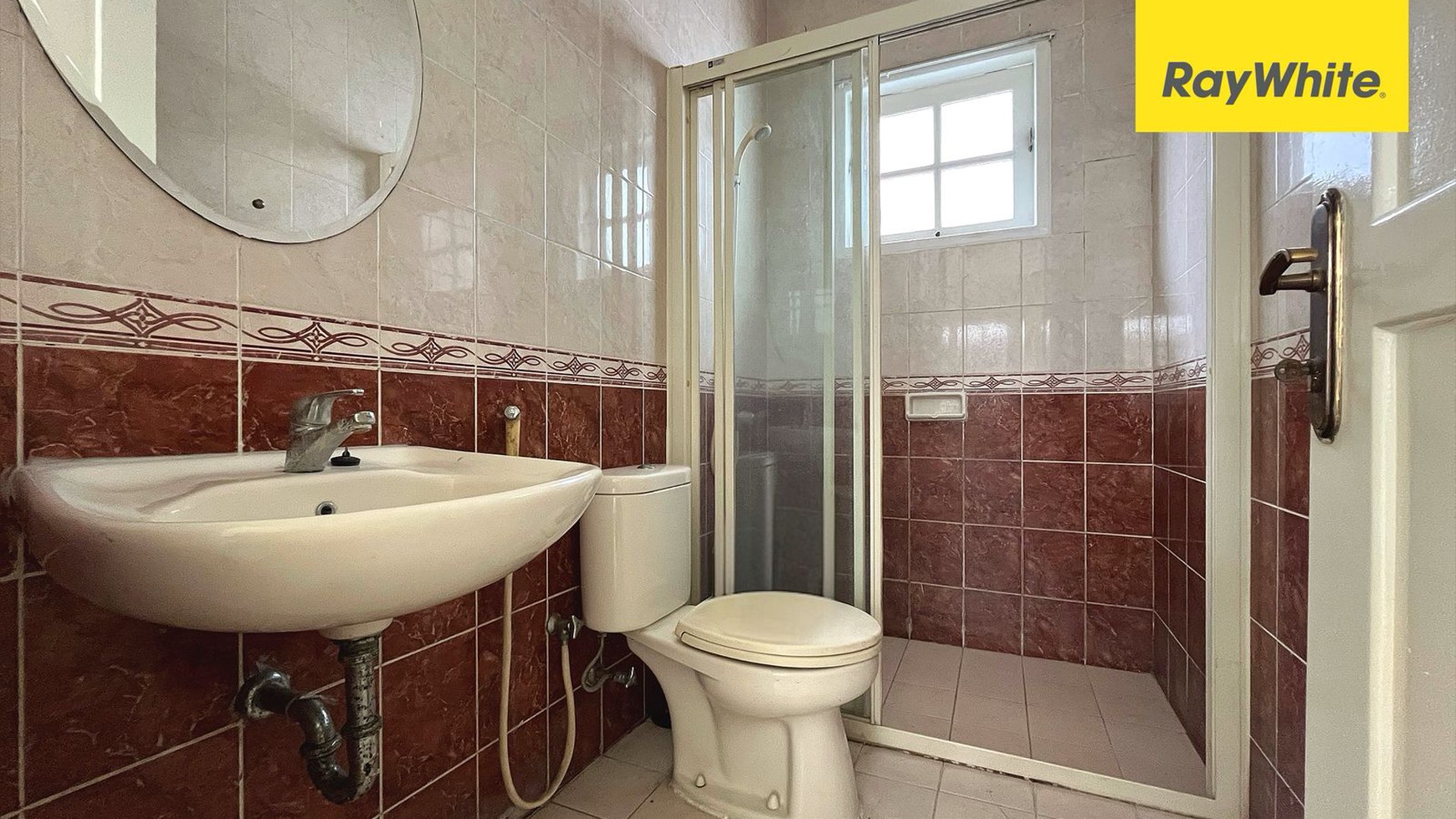 Rumah Halaman Luas di Kota Wisata, Cibubur