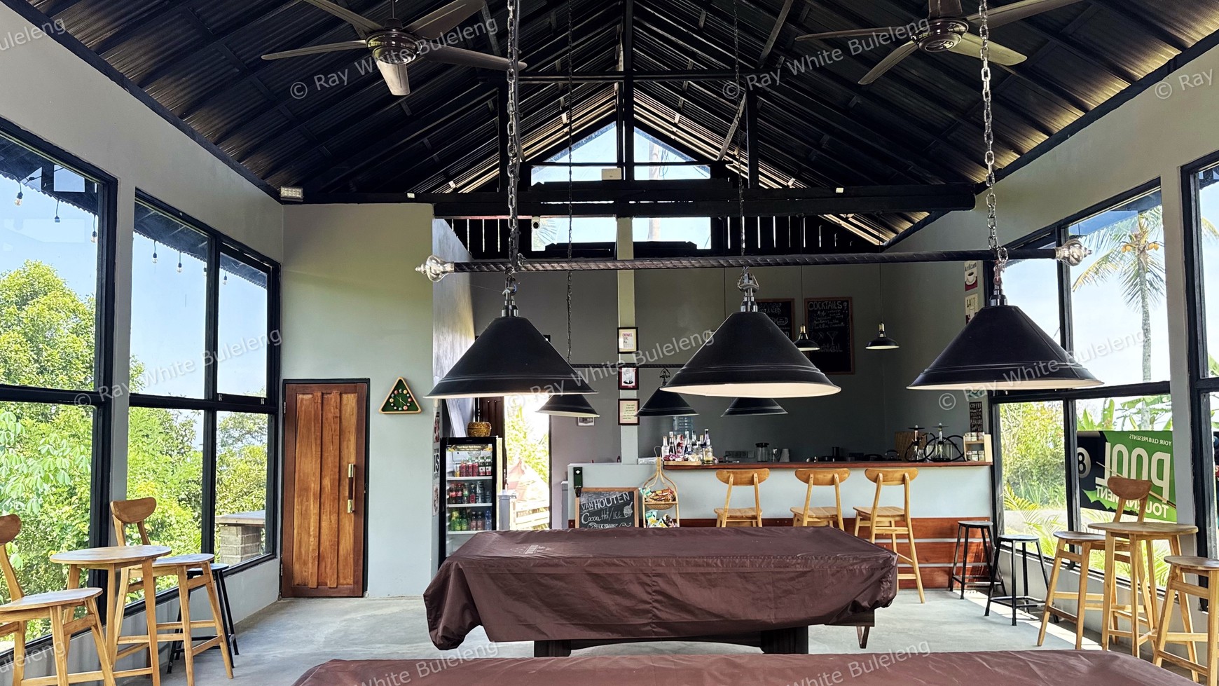 BAR & CAFE WITH BILLIARD, SEA VIEW, AND GREAT BUSINESS POTENTIAL!