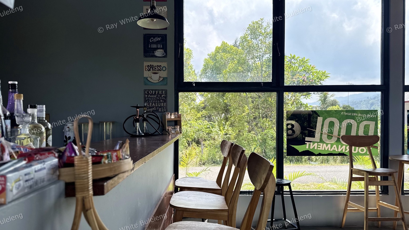 BAR & CAFE WITH BILLIARD, SEA VIEW, AND GREAT BUSINESS POTENTIAL!