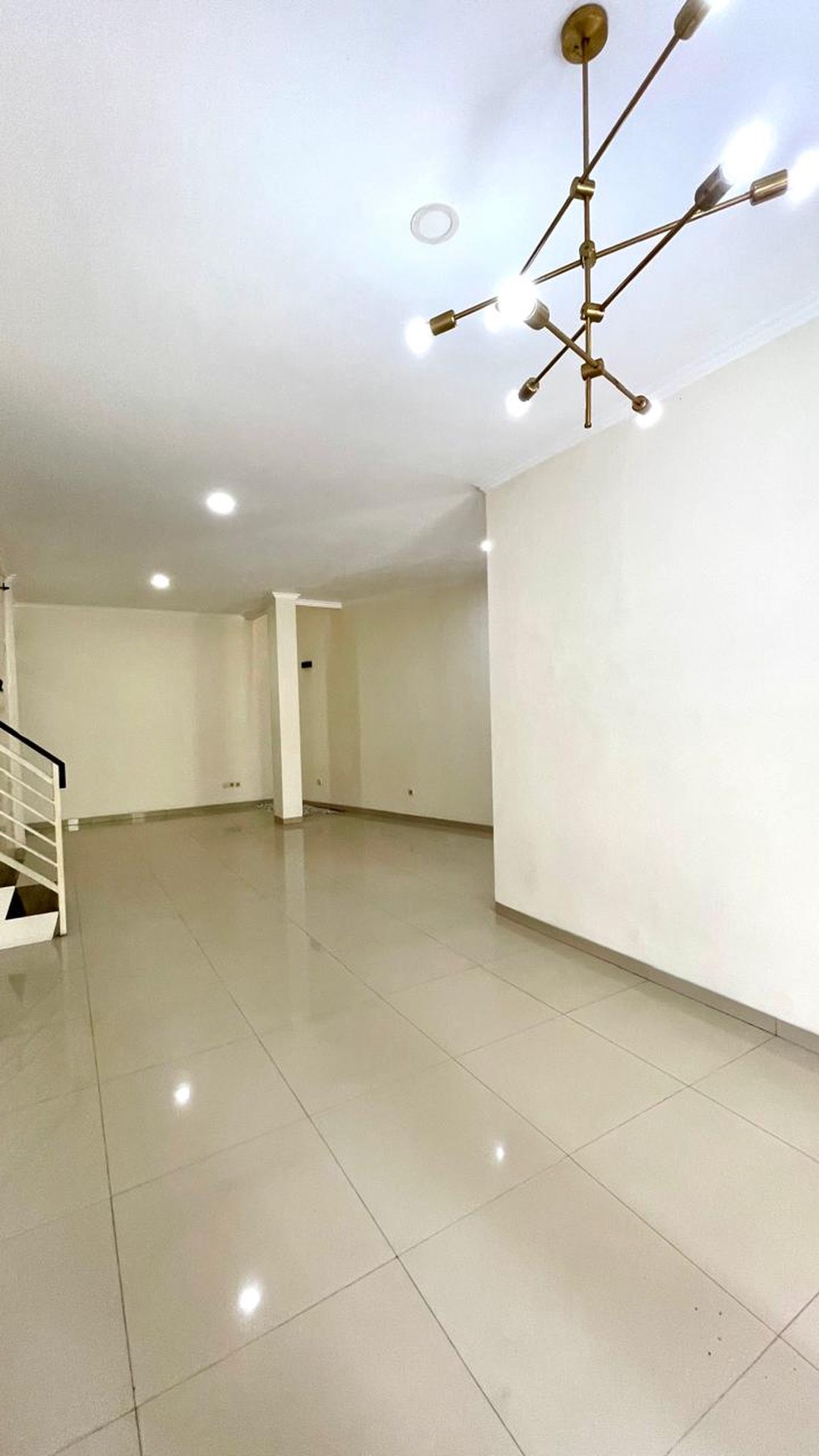 Rumah Siap Huni dengan Hunian Nyaman dan Asri di Ciputat.