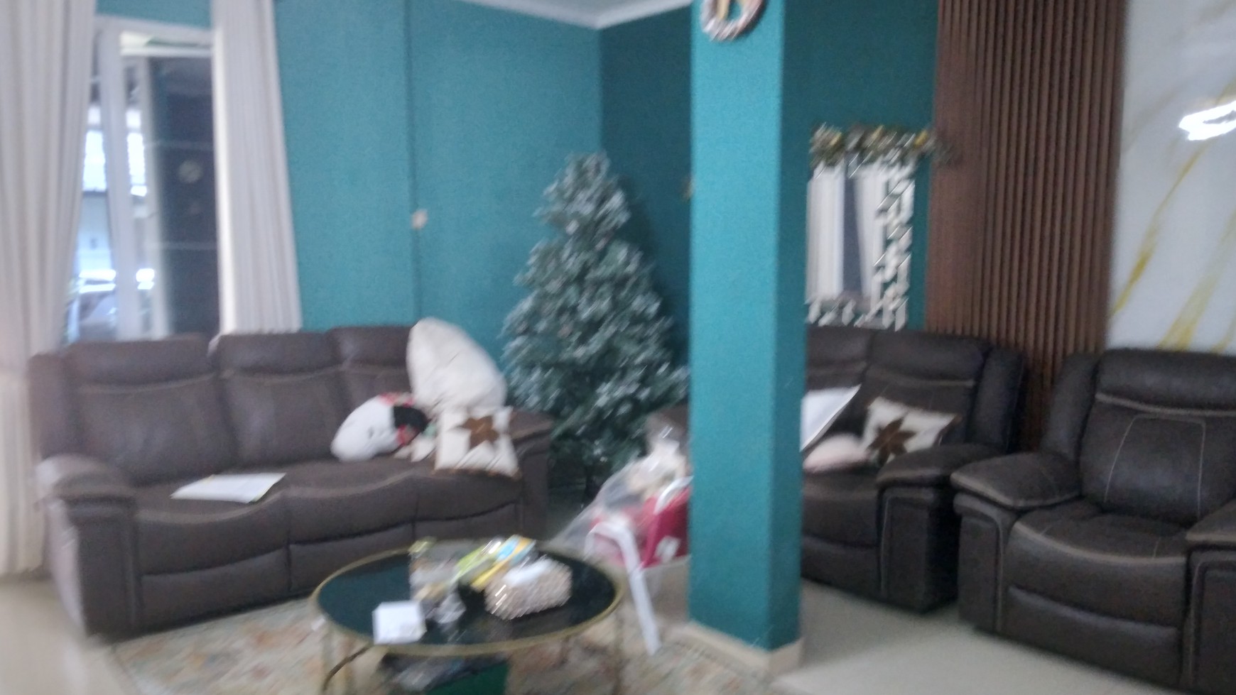 RUMAH 2,5 lantai CANTIK SIAP HUNI DI KOTA WISATA CIBUBUR