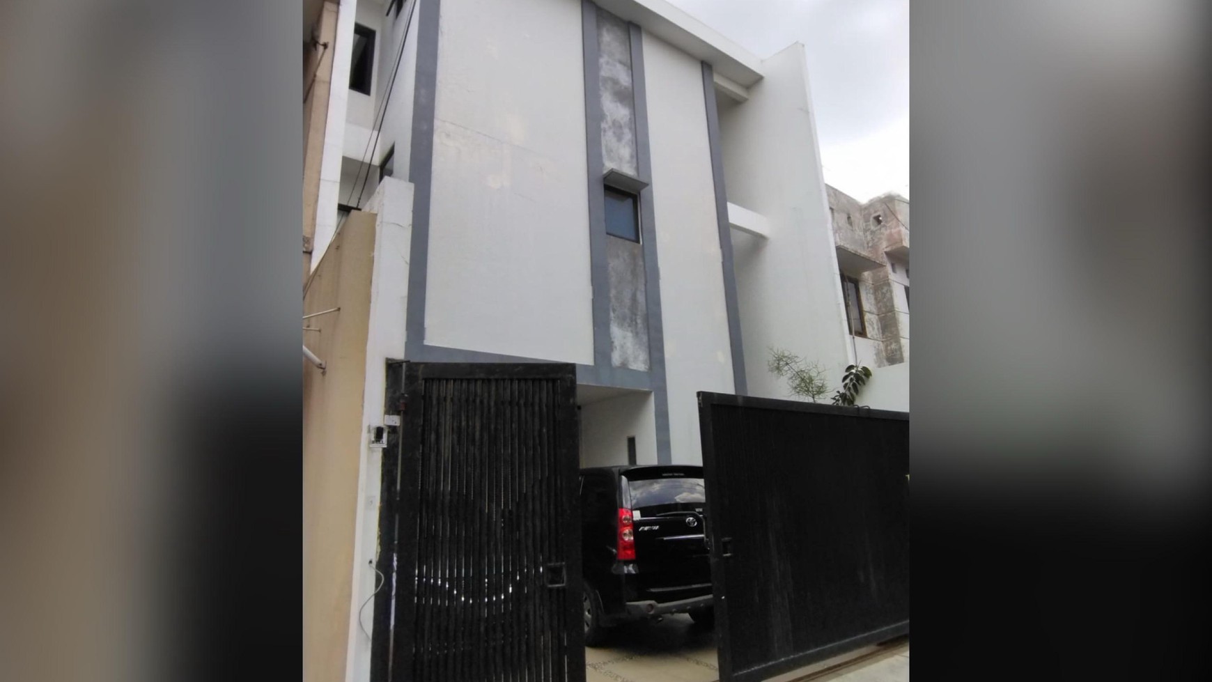 Investasi Rumah 3 Lantai di Lokasi Strategis Patal Senayan Jakarta