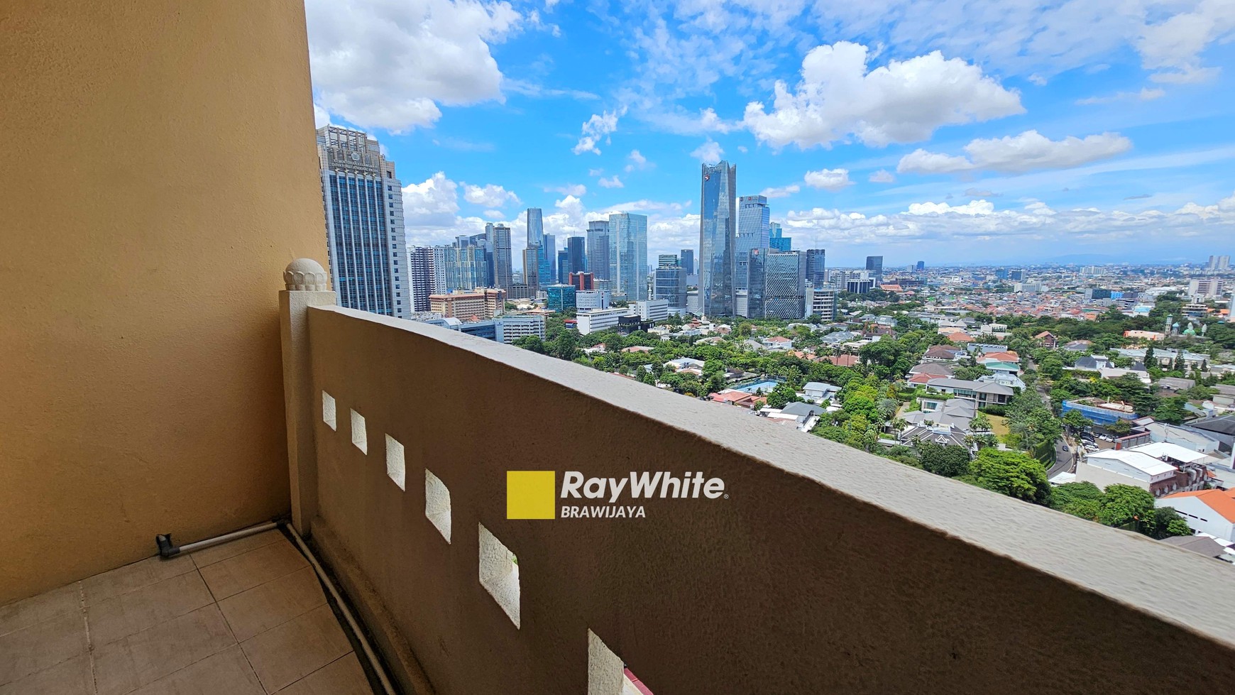 Apartemen Kusuma Candra, SCBD Sudirman, Jakarta Sekatan, dekat MRT Istora Mandiri