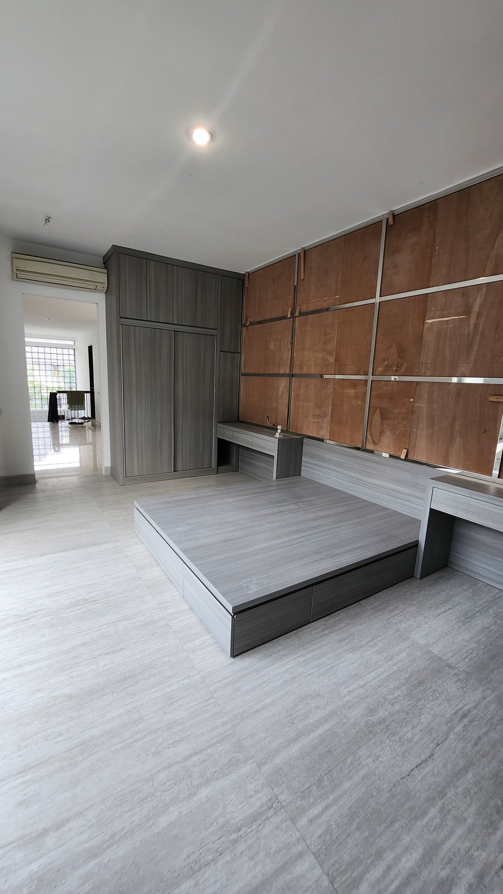 Disewakan Private Pool Rumah Graha Family Surabaya Area Pakuwon Indah, Citraland, Bukit Darmo Golf, Dian Istana