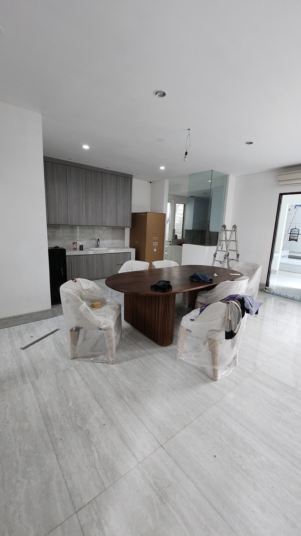 Disewakan Private Pool Rumah Graha Family Surabaya Area Pakuwon Indah, Citraland, Bukit Darmo Golf, Dian Istana