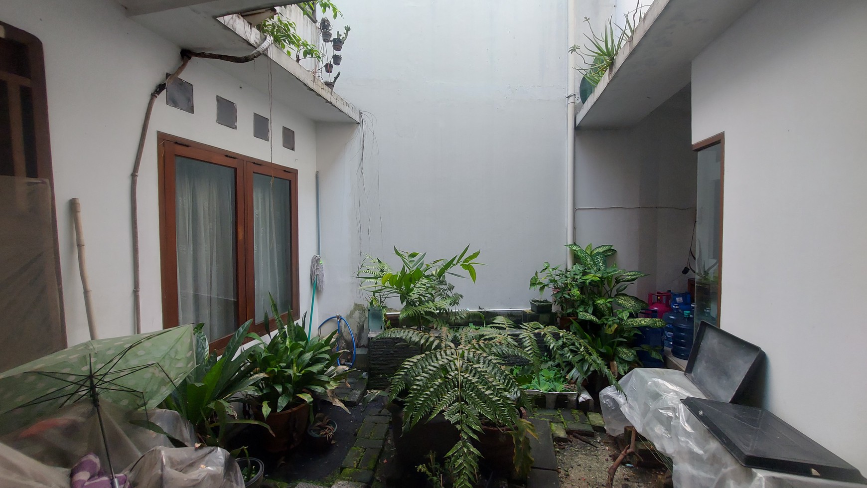 Rumah Nyaman Daerah Tebet Jakarta Selatan Akses 2 Mobil