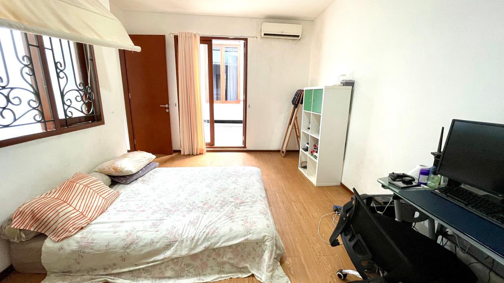 Rumah Split Level (2Level) Siap Huni dan Lokasi Strategis @Bintaro Sektor 7.