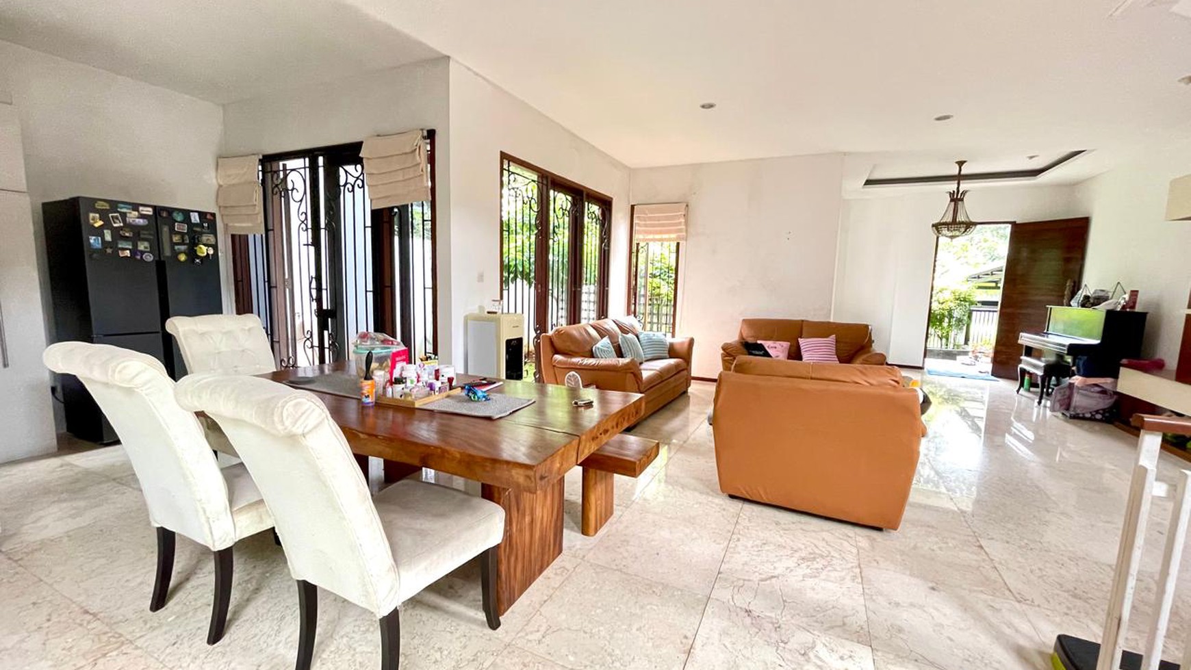 Rumah Split Level (2Level) Siap Huni dan Lokasi Strategis @Bintaro Sektor 7.