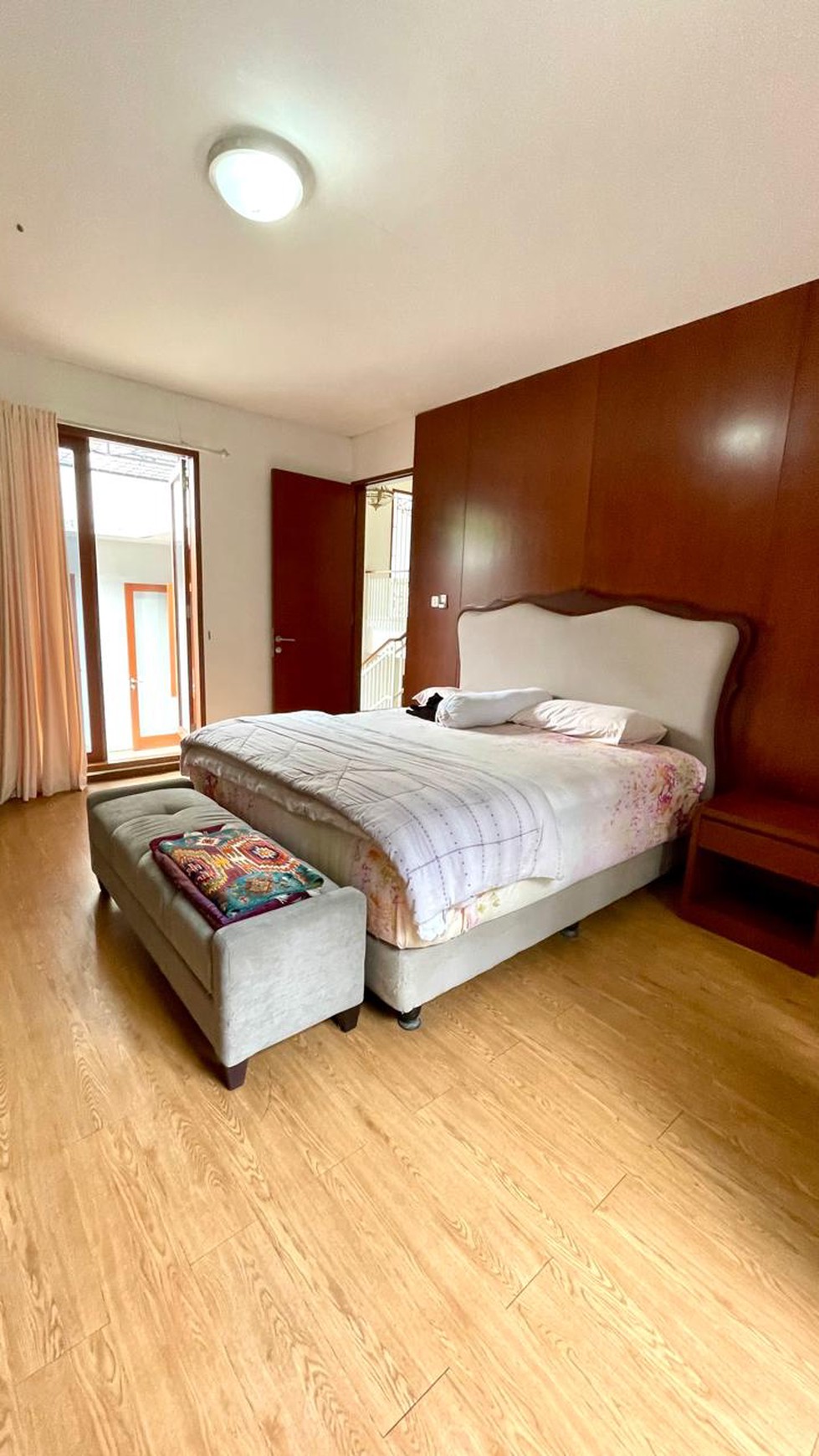 Rumah Split Level (2Level) Siap Huni dan Lokasi Strategis @Bintaro Sektor 7.
