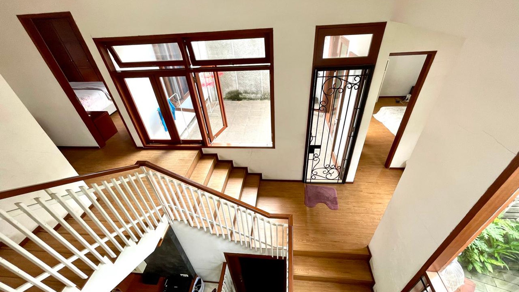 Rumah Split Level (2Level) Siap Huni dan Lokasi Strategis @Bintaro Sektor 7.