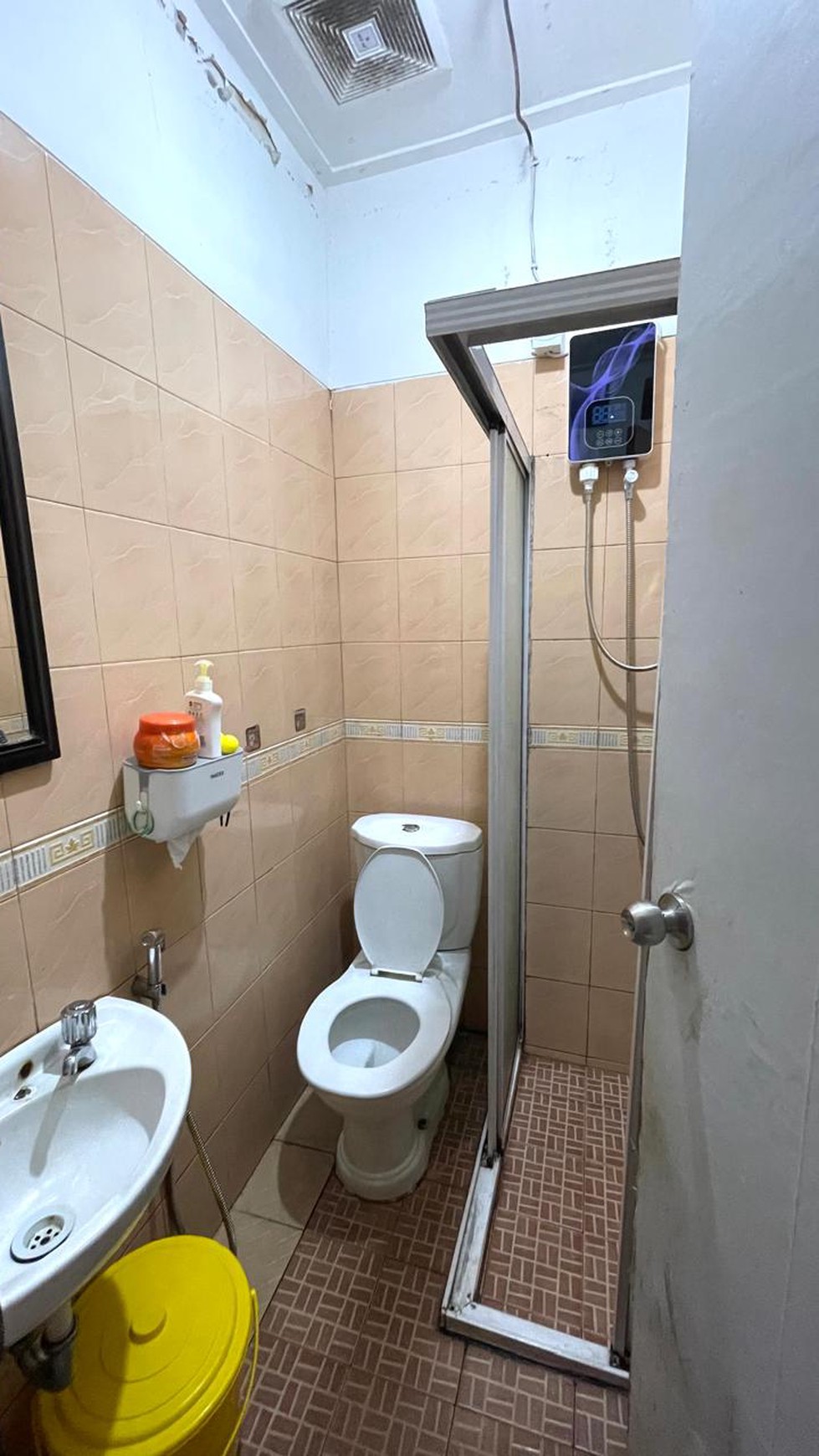 Rumah Siap Huni Dengan Hunian 2½ Lantai di @ Bintaro Sektor 9