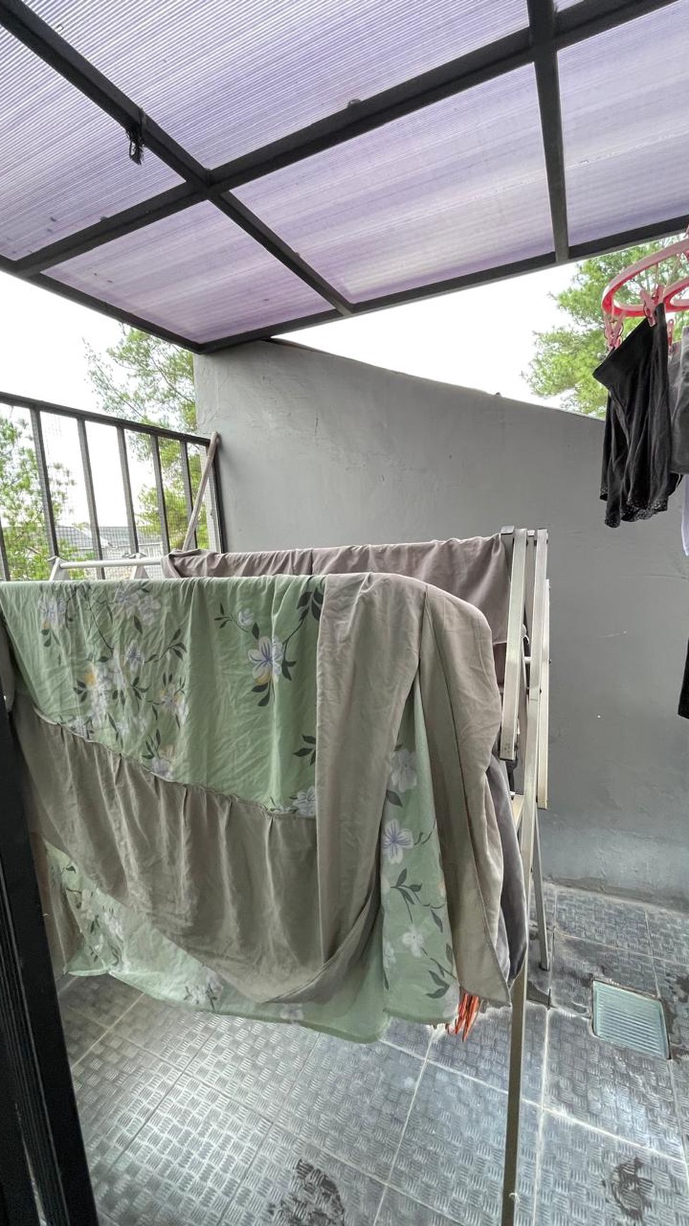 Rumah Siap Huni Dengan Hunian 2½ Lantai di @ Bintaro Sektor 9