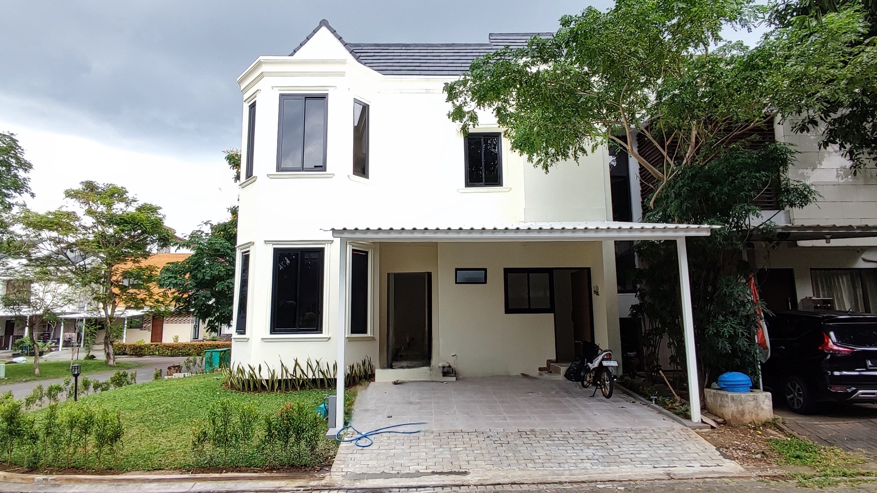 Jarang Ada. Rumah Mewah bangunan mandiri Eminent Prestigia, BSD