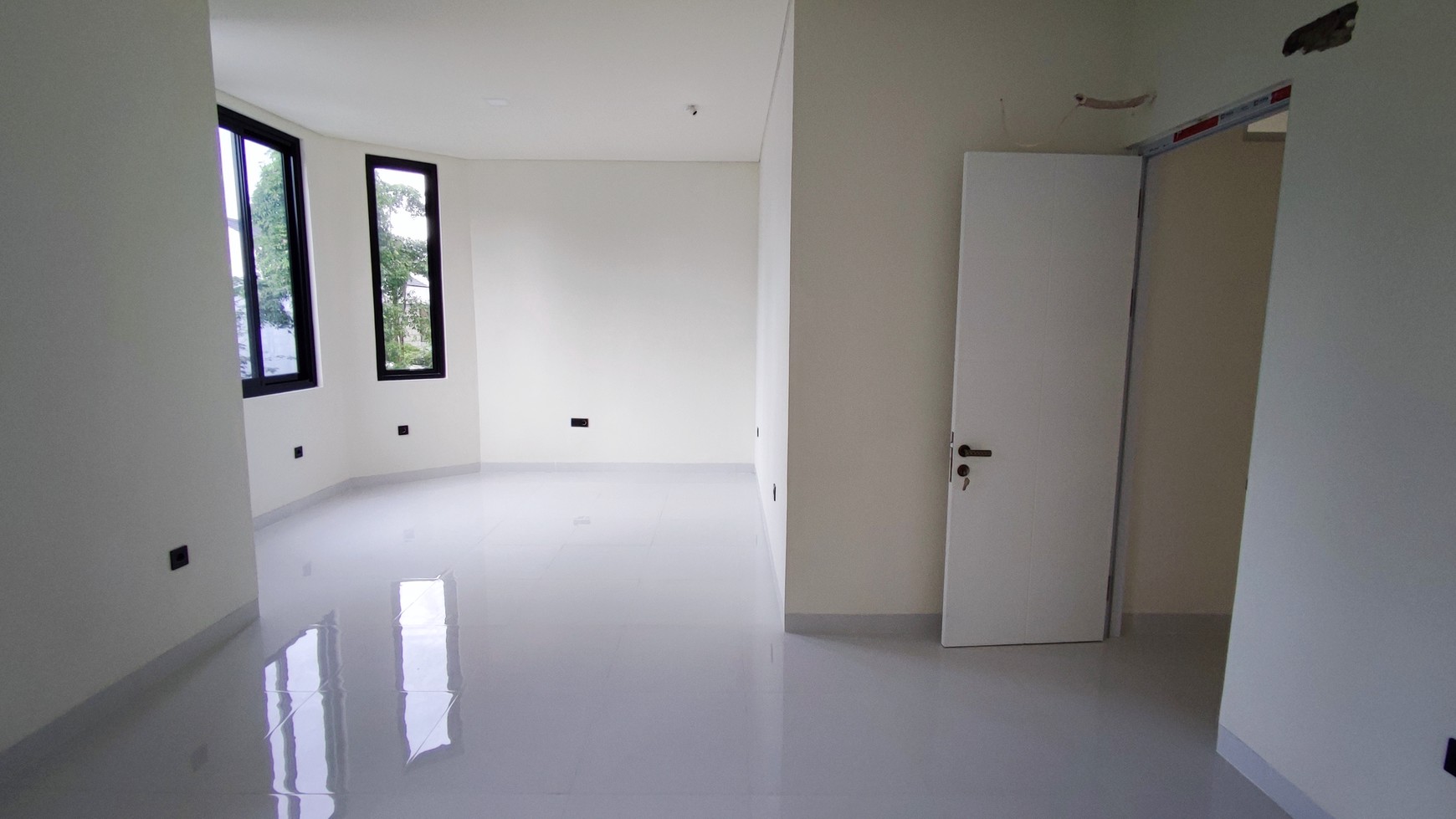 Jarang Ada. Rumah Mewah bangunan mandiri Eminent Prestigia, BSD