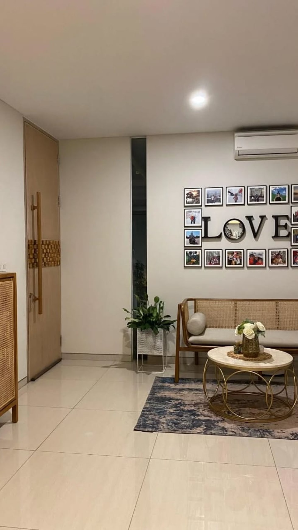 Rumah Cantik 2 Lantai dengan Desain Mewah dan Modern Lokasi Strategis @Jagakarsa, Jakarta Selatan