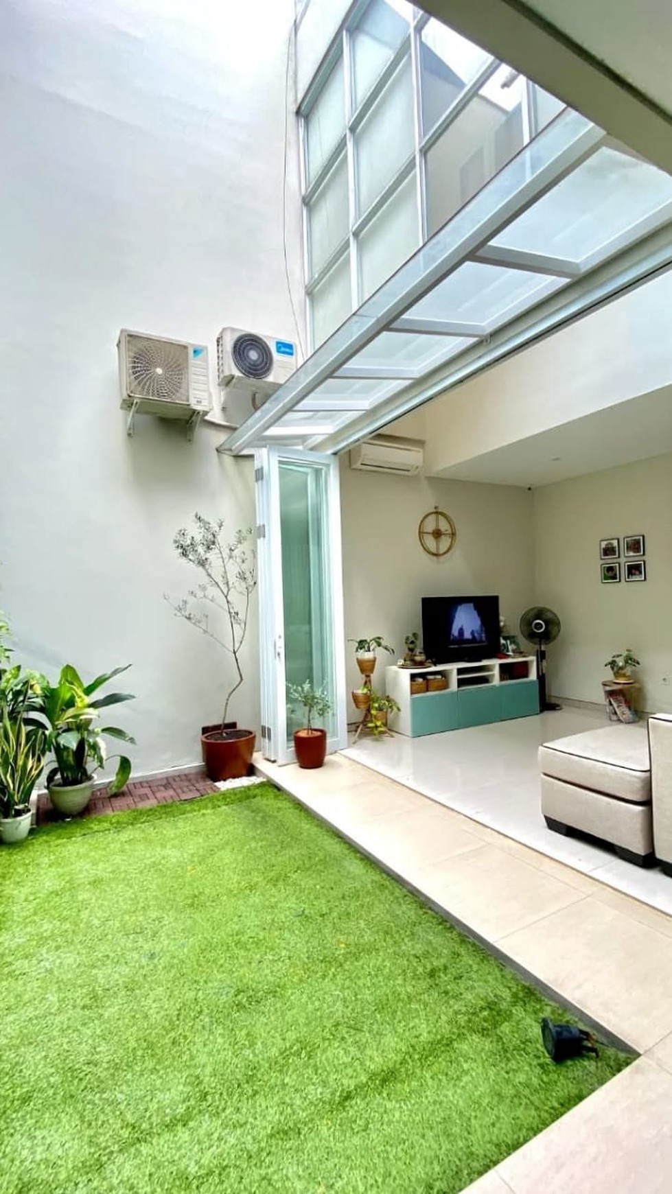 Rumah Cantik 2 Lantai dengan Desain Mewah dan Modern Lokasi Strategis @Jagakarsa, Jakarta Selatan