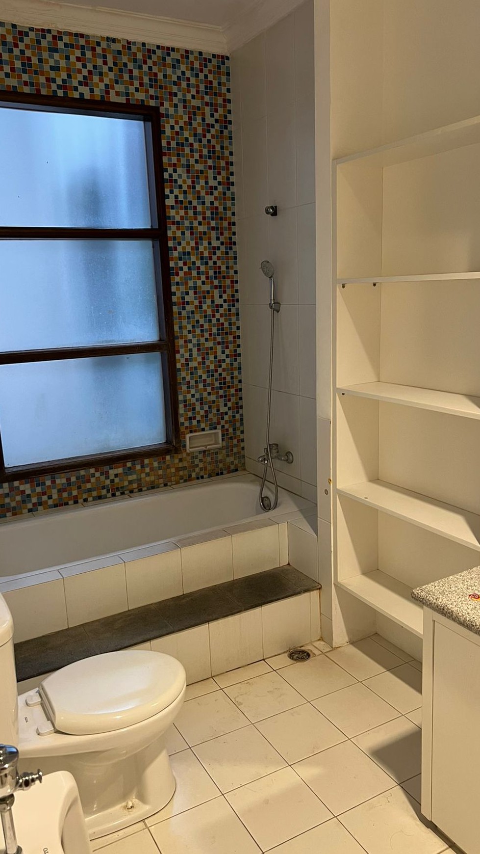 Di Sewakan Rumah Megah Cantik Siap Huni Nyaman Lokasi Stategis @Jakarta Selatan