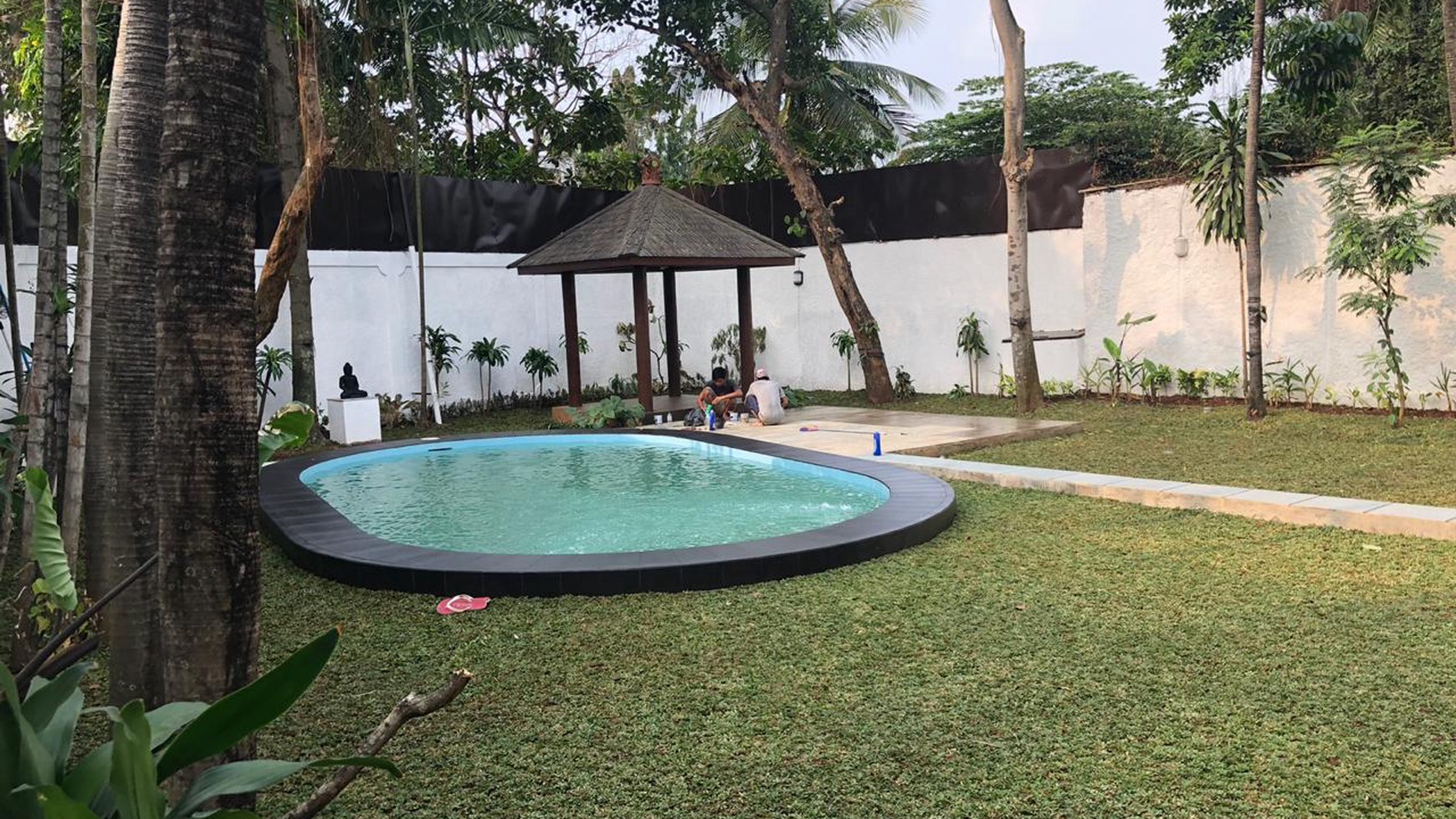Di Sewakan Rumah Megah Cantik Siap Huni Nyaman Lokasi Stategis @Jakarta Selatan