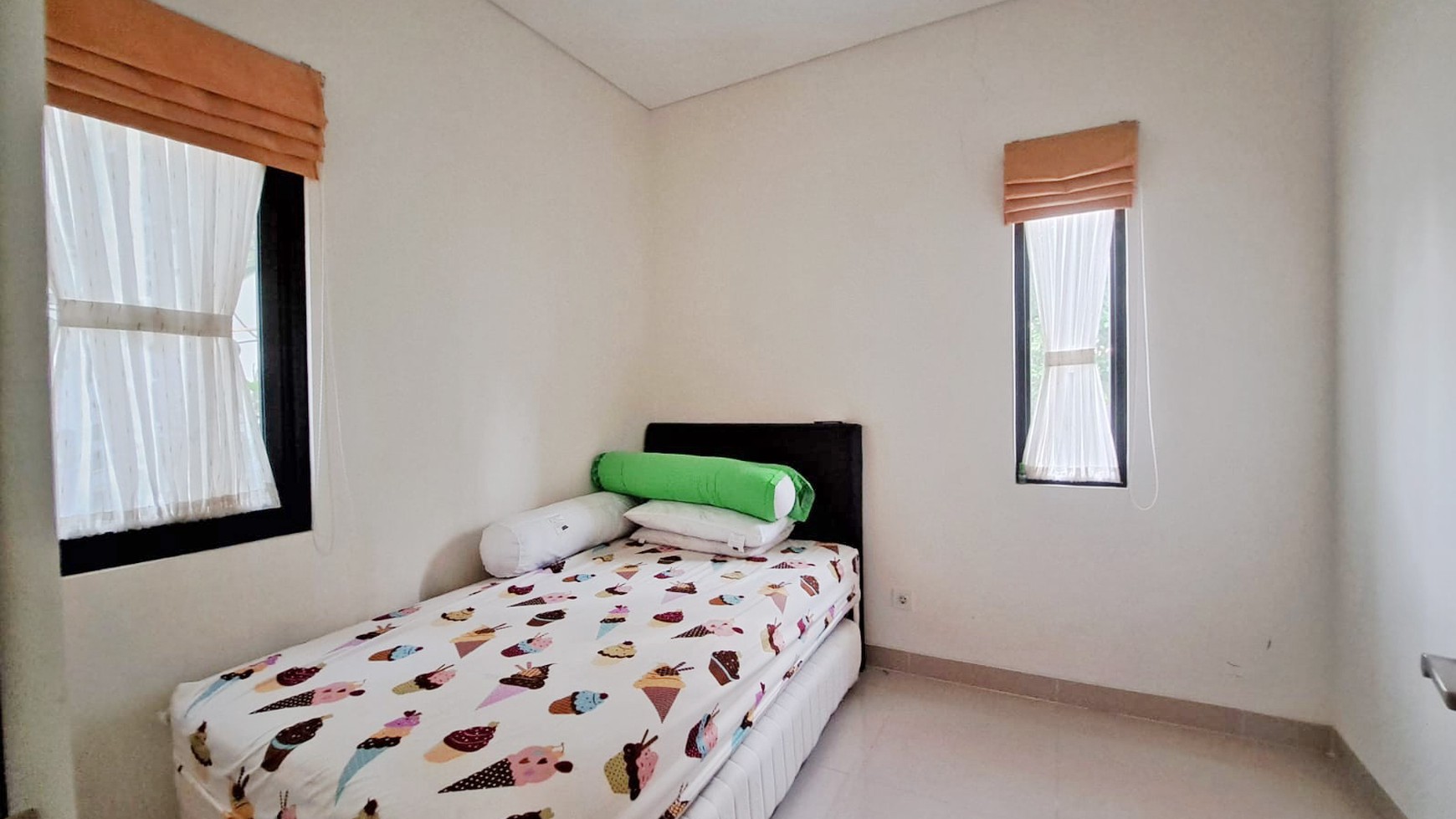 Rumah Cantik Posisi Hook di Provence Suite BSD City